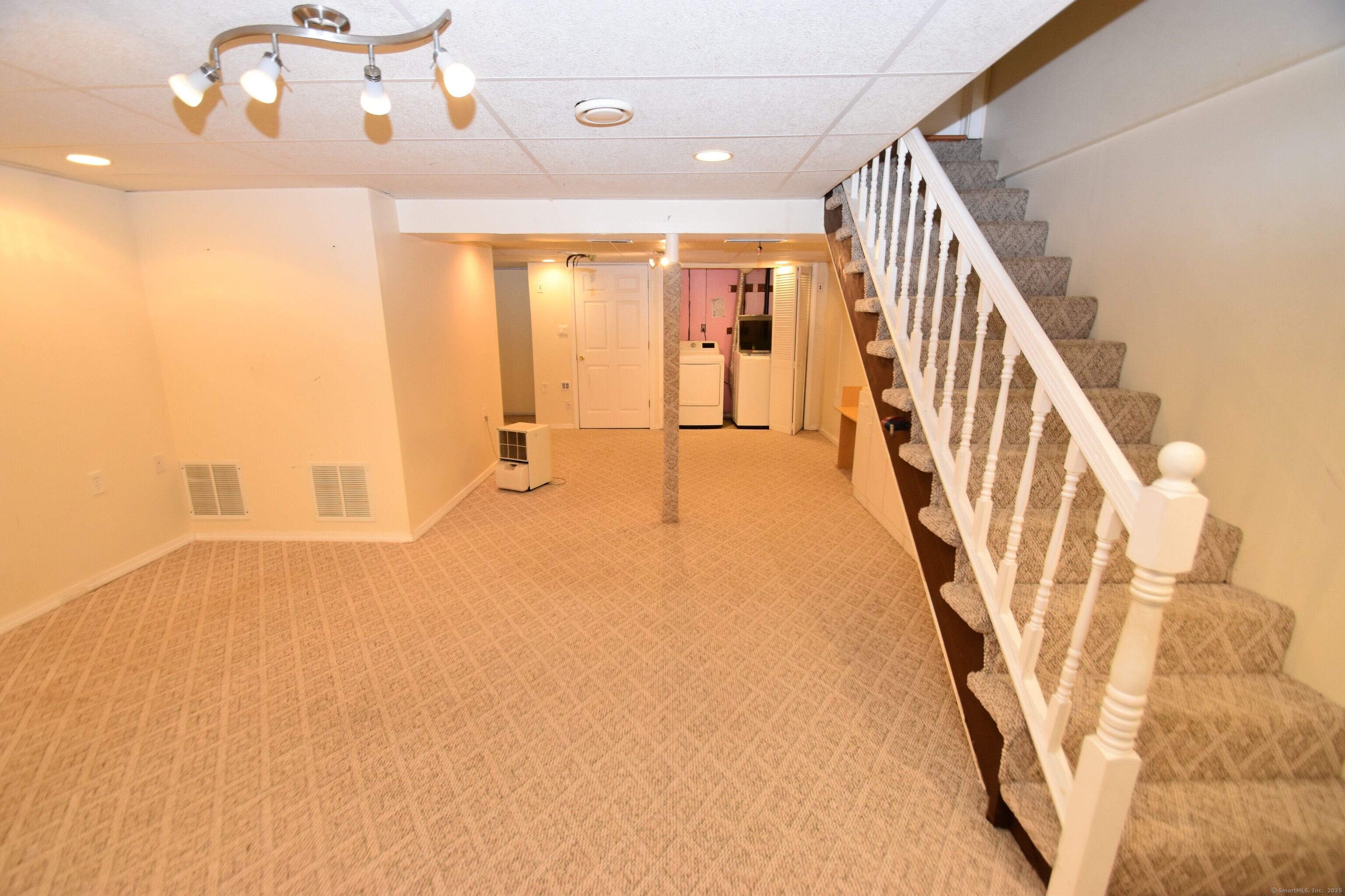 5 Garland Drive 5