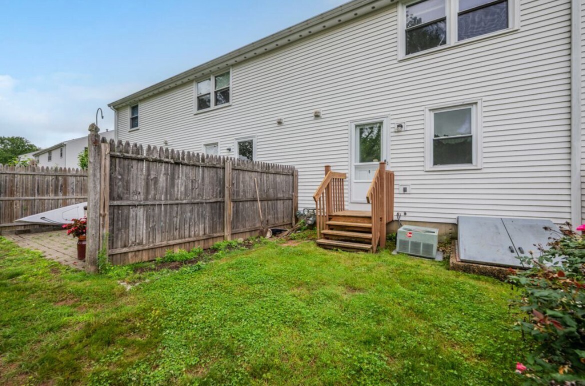 5 Garland Drive 5