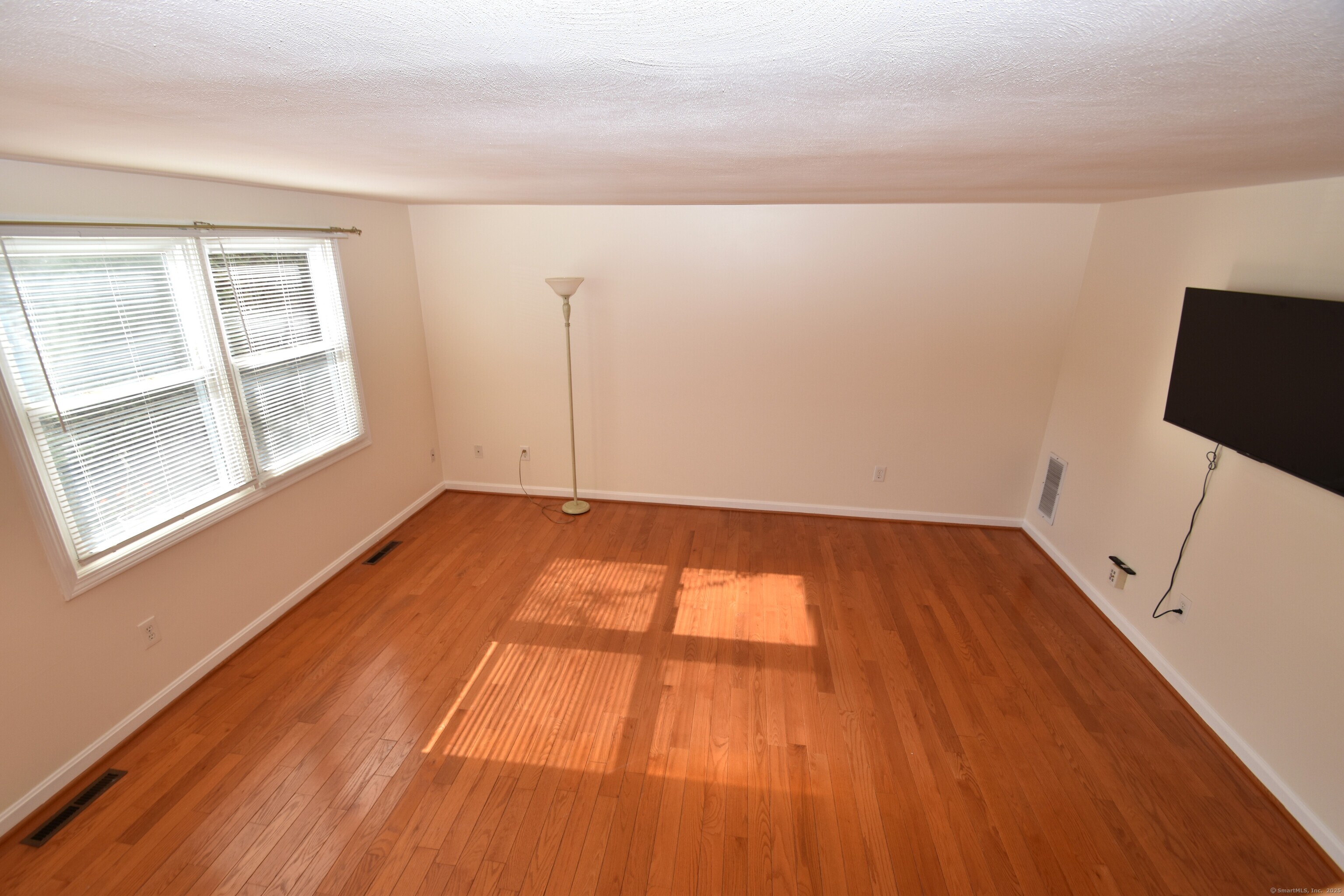 5 Garland Drive 5