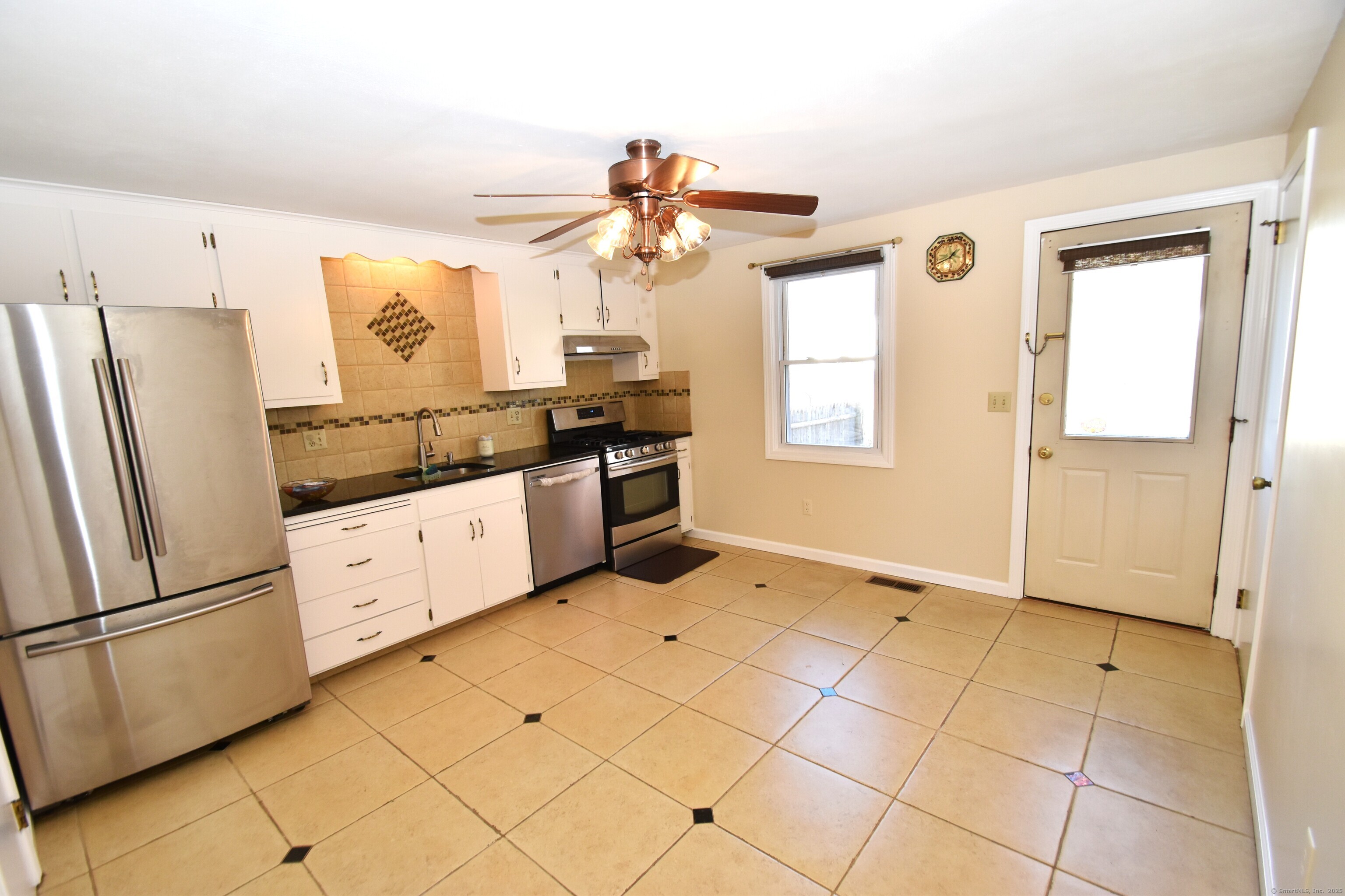 5 Garland Drive 5
