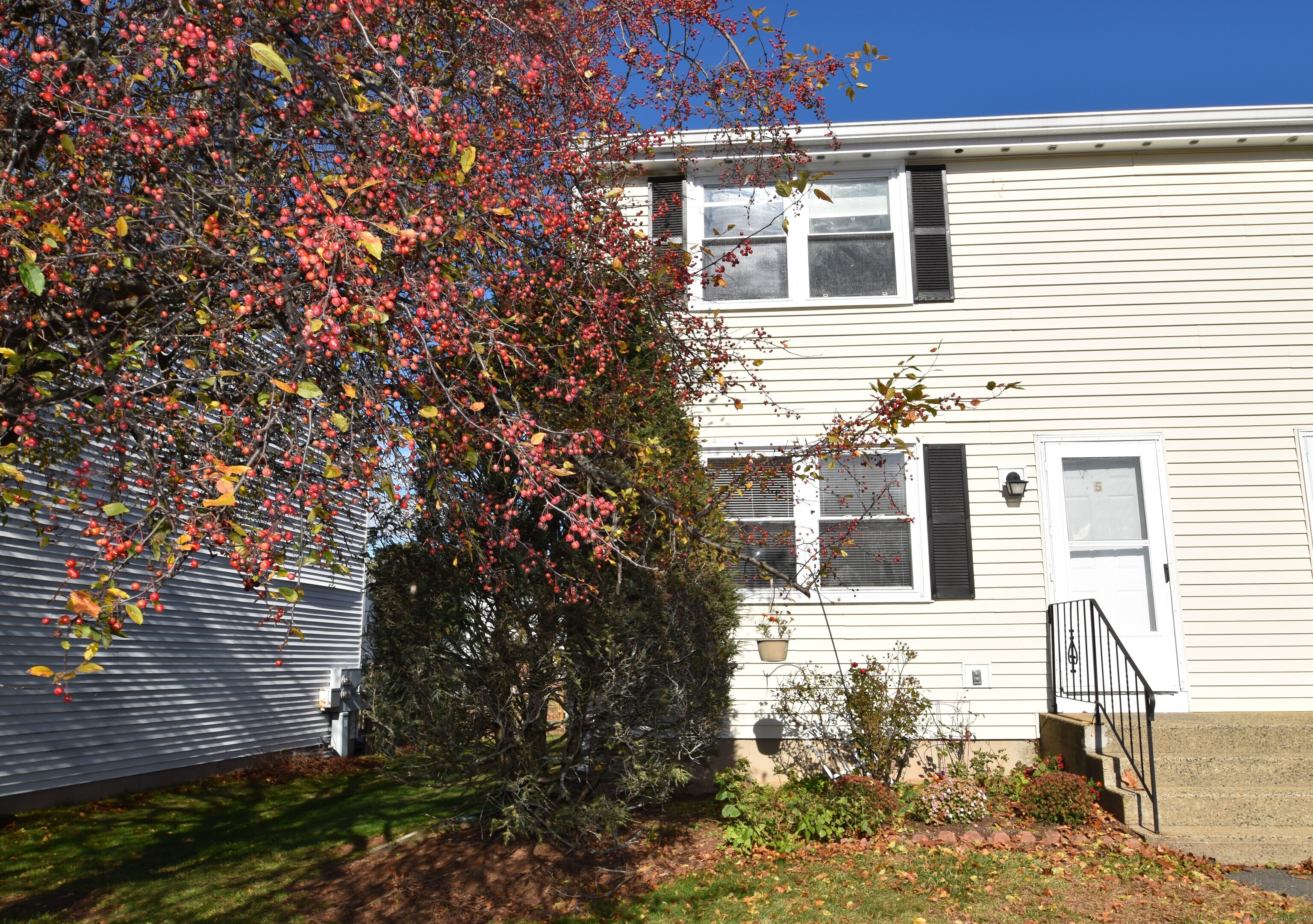 5 Garland Drive 5