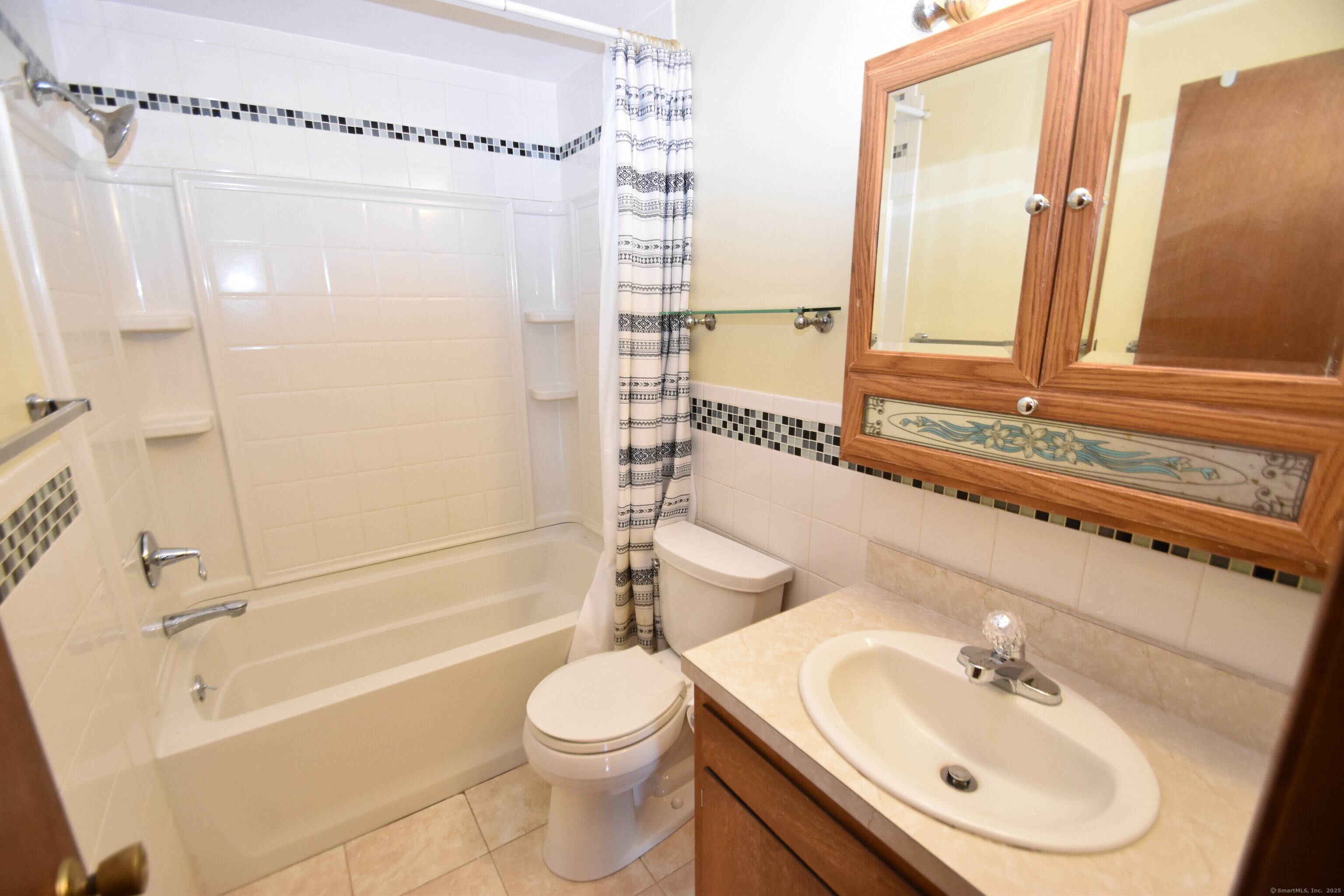 5 Garland Drive 5