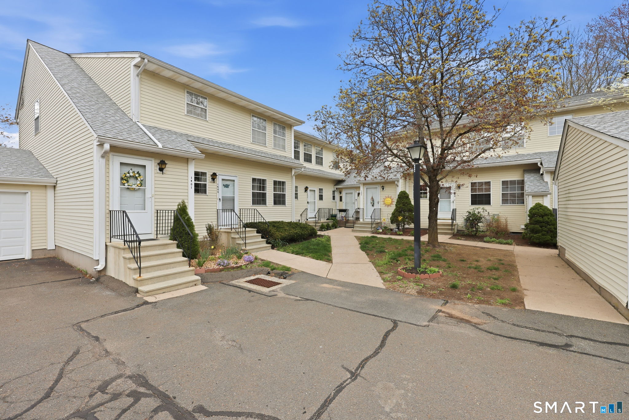1402 Sunfield Drive 1402