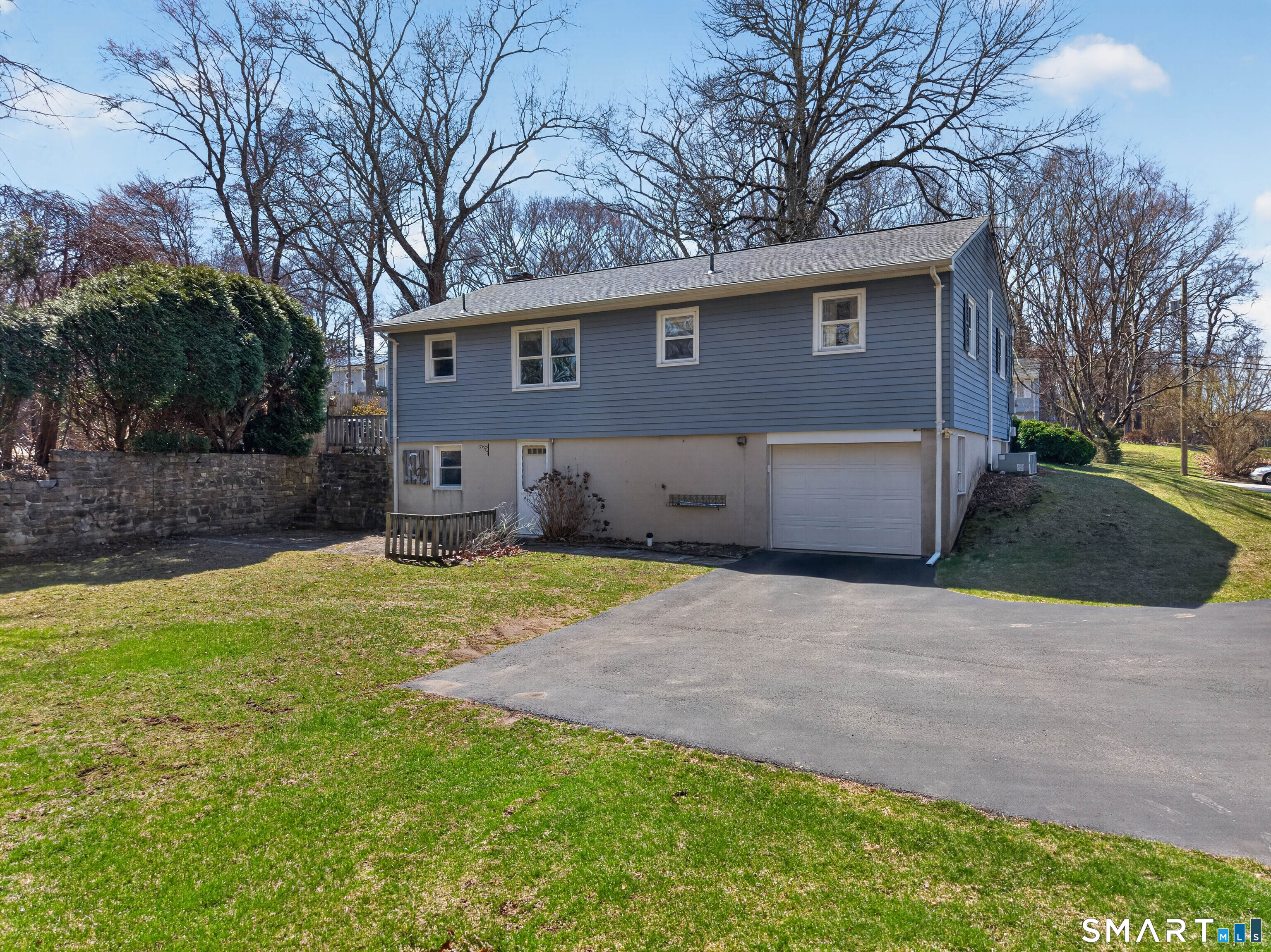 127 Pollys Lane
