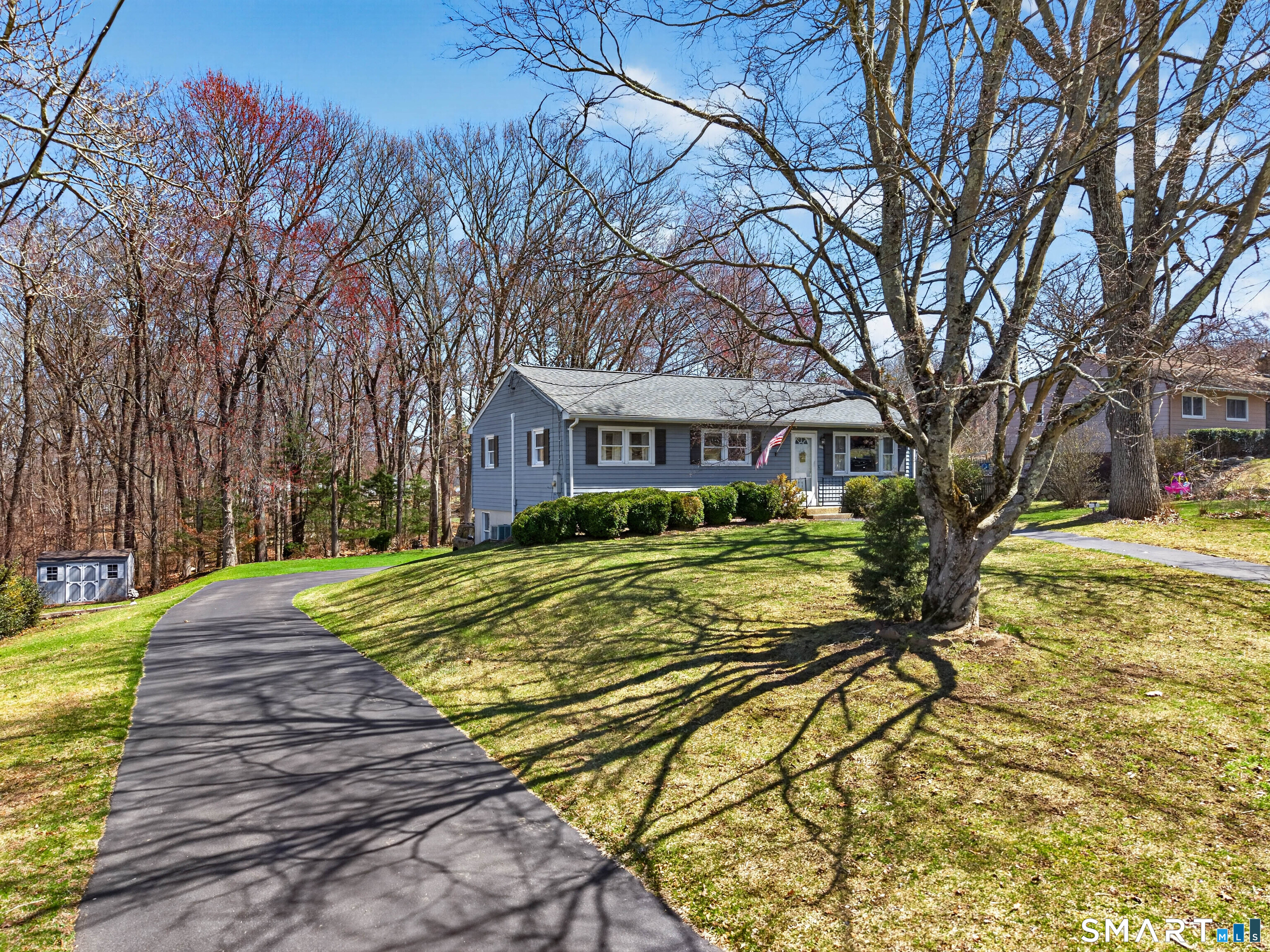 127 Pollys Lane