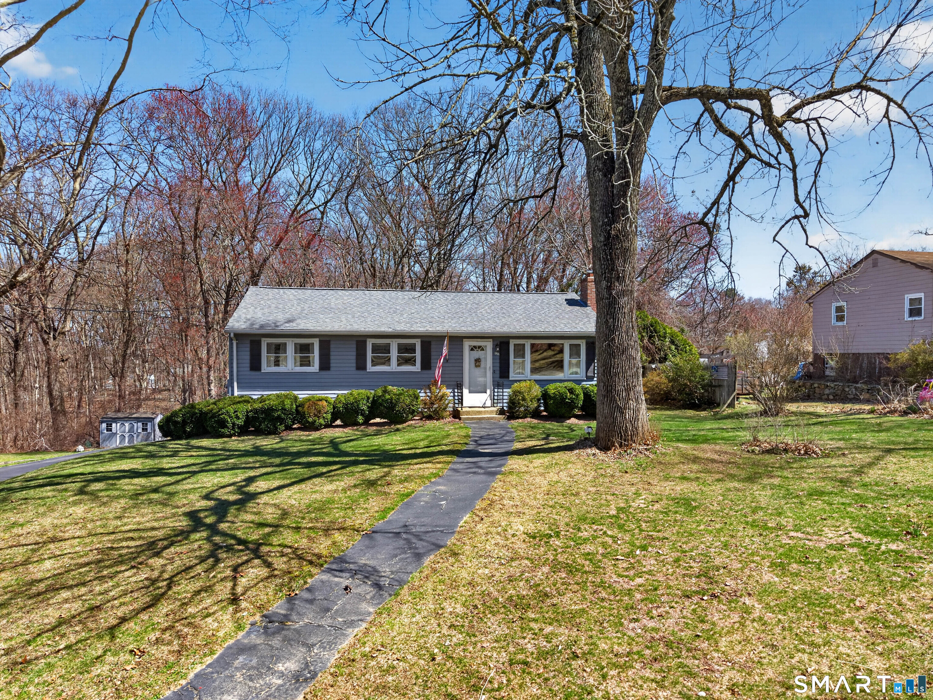 127 Pollys Lane