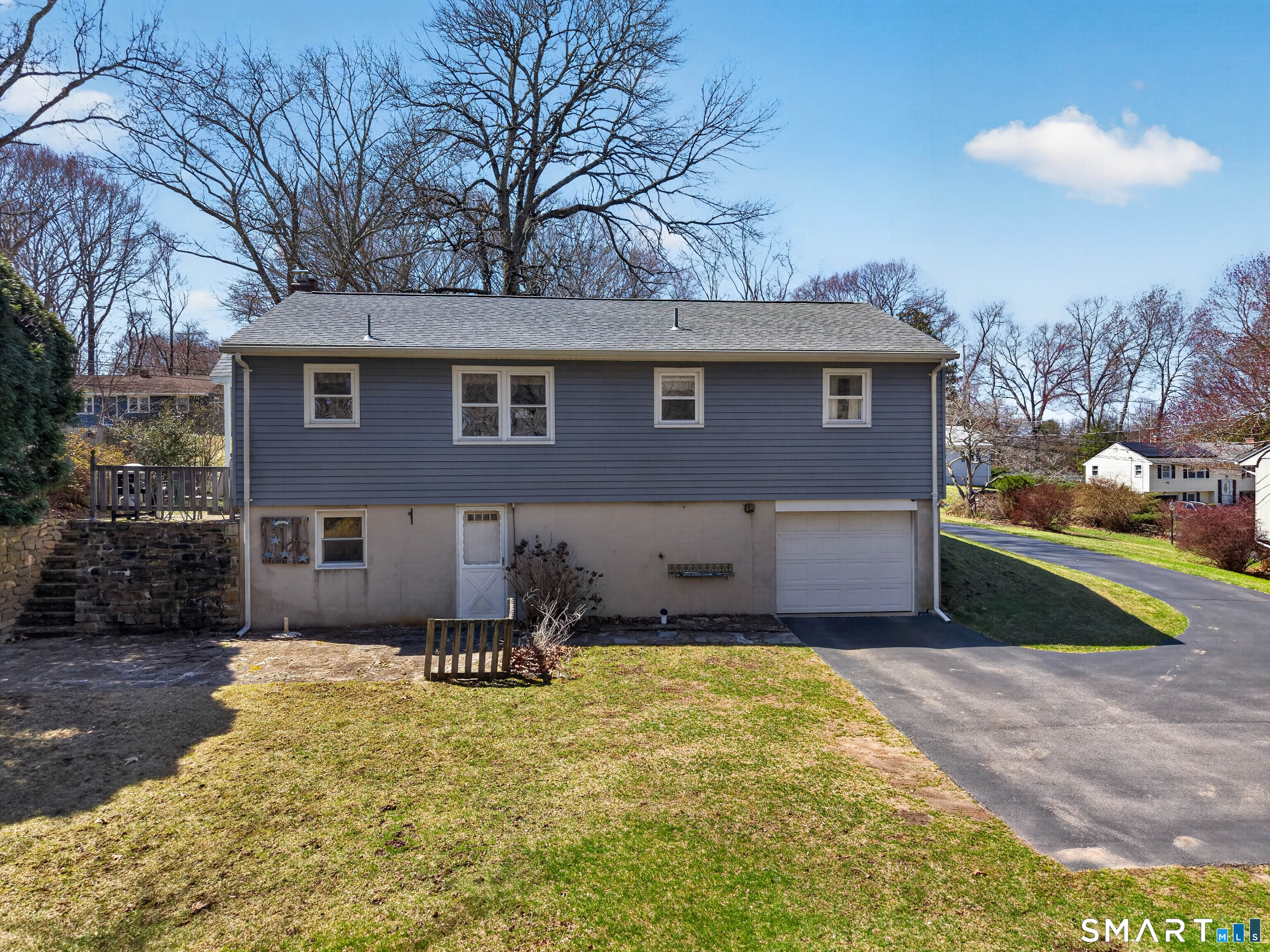 127 Pollys Lane