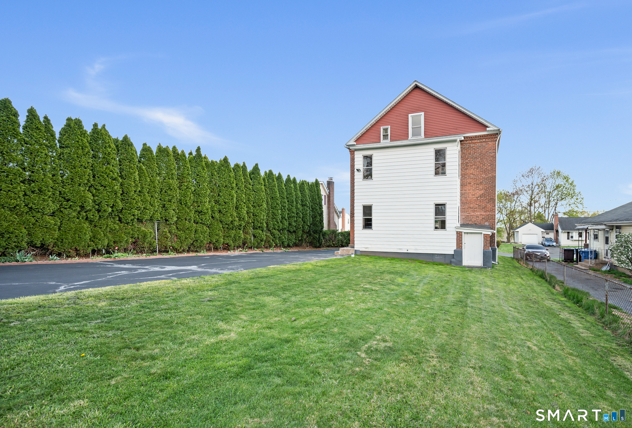 33 Hillhurst Avenue