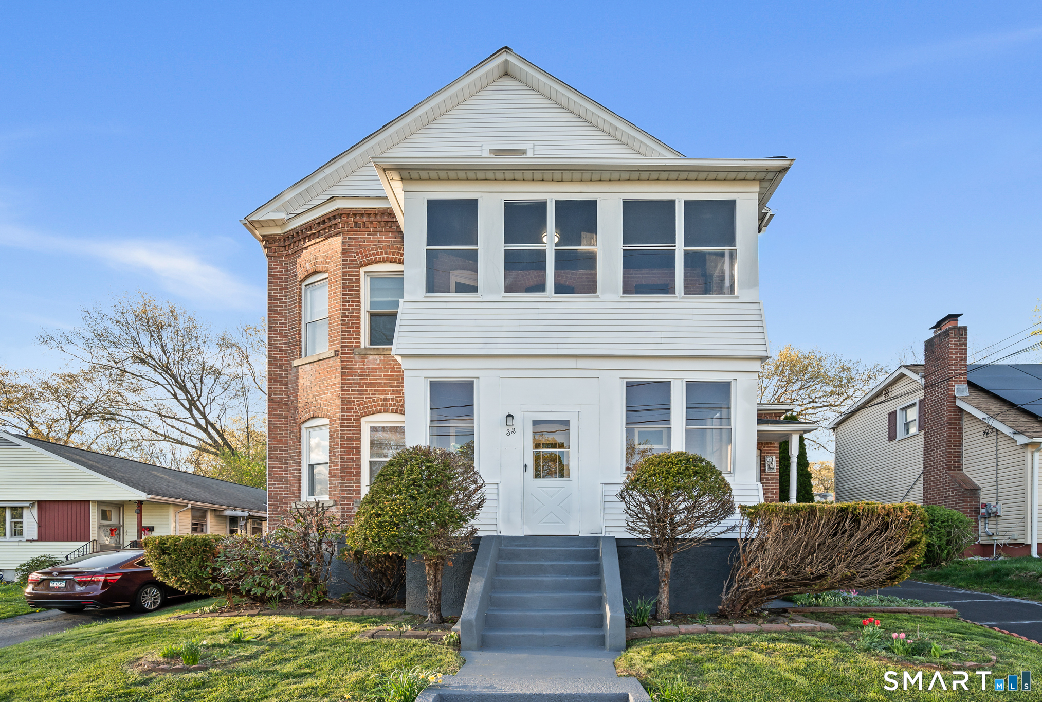 33 Hillhurst Avenue