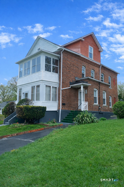 33 Hillhurst Avenue