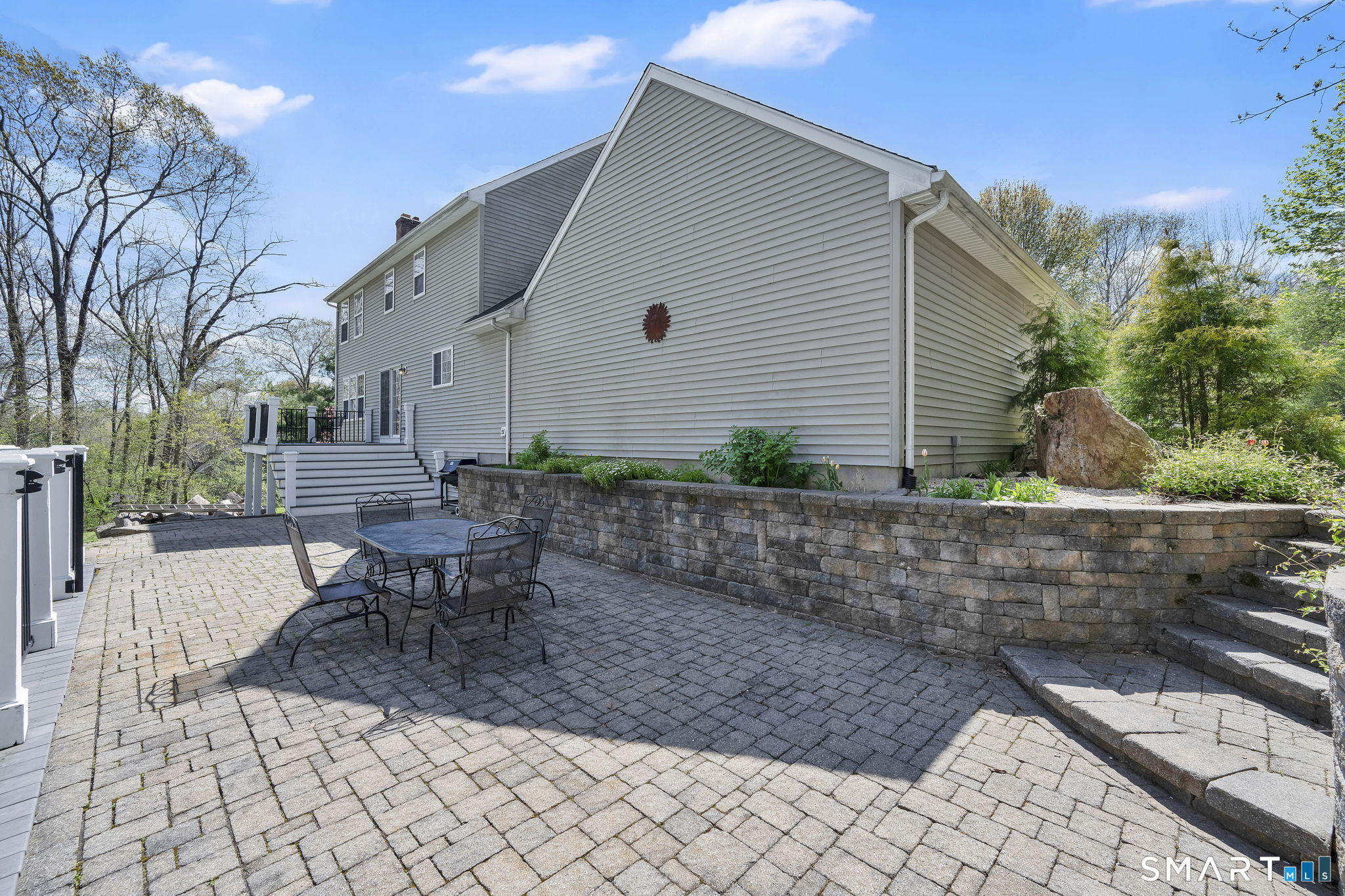 198 North Farms Road