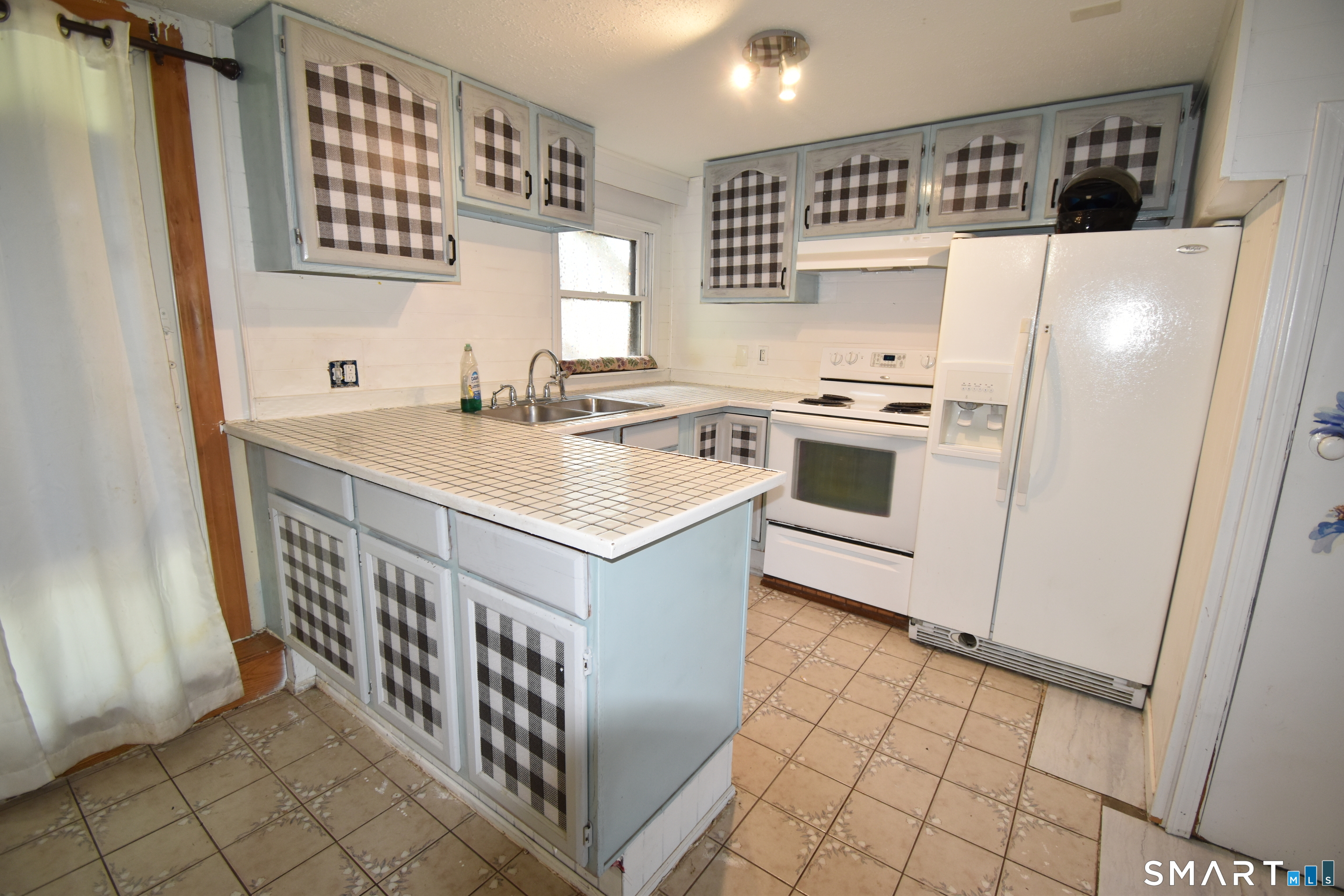139 Strawberry Hill Road