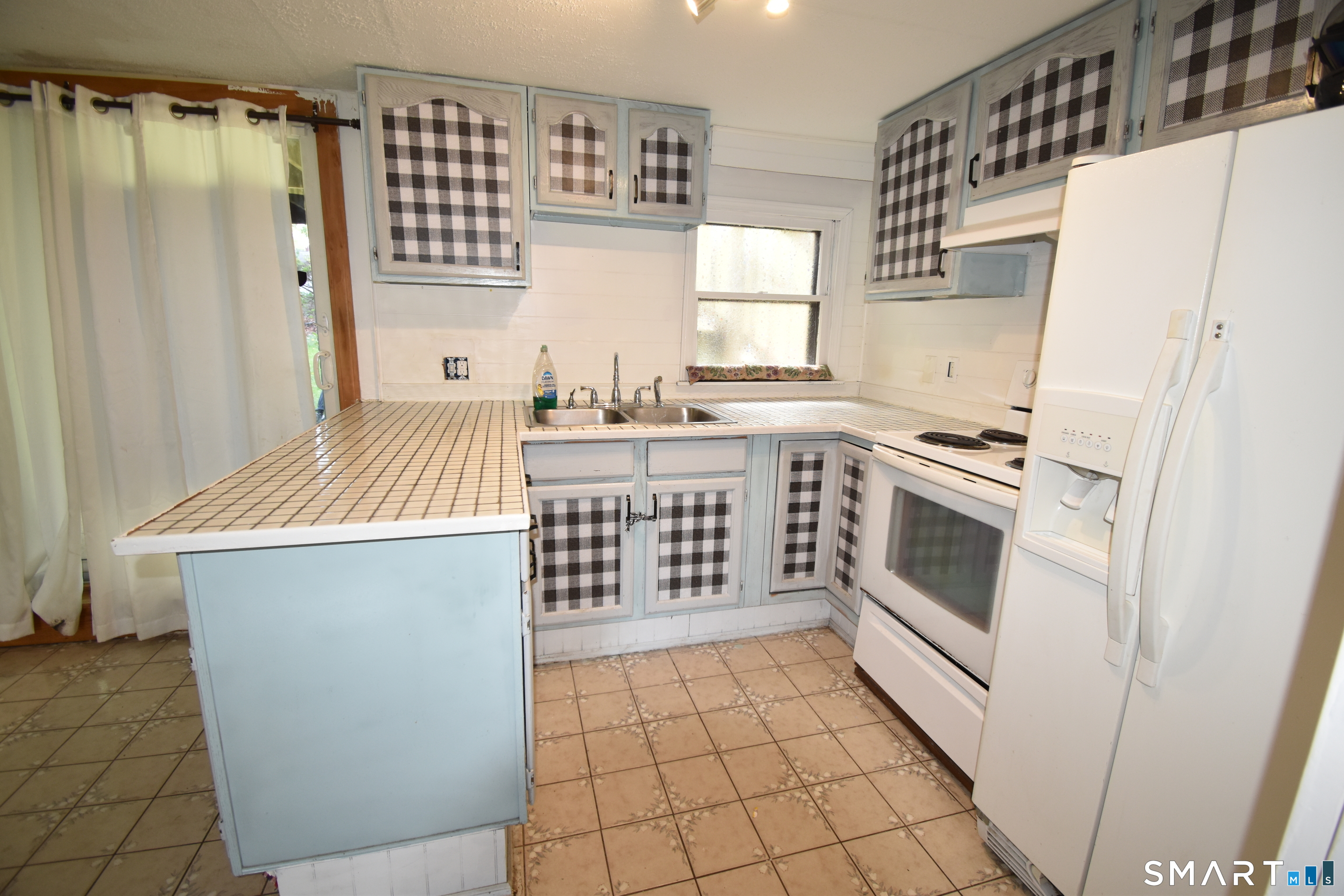 139 Strawberry Hill Road