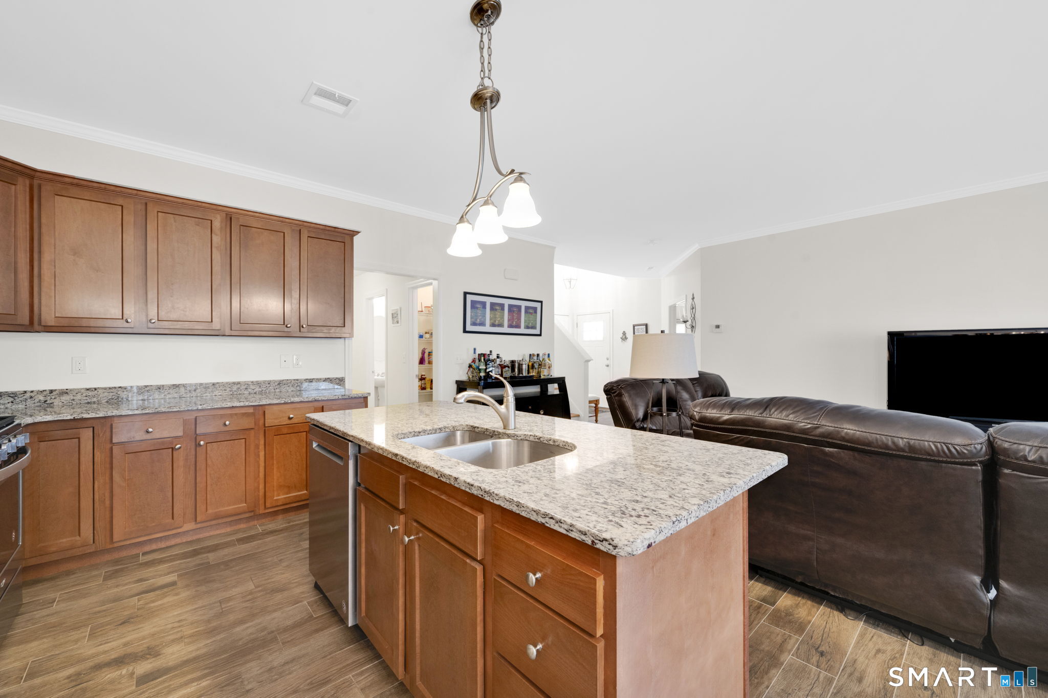 105 Pepin Place Unit: 105