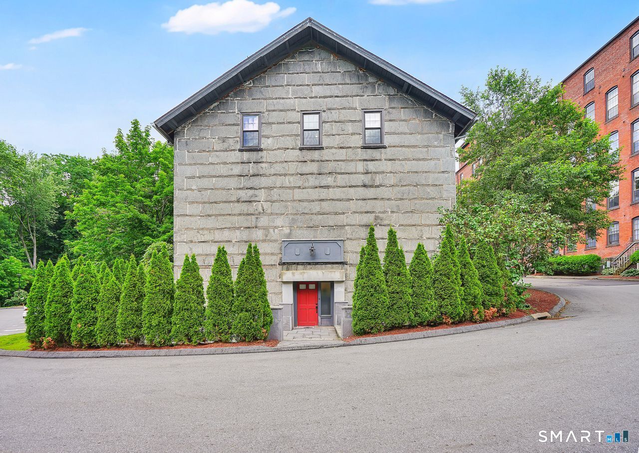 16 Vernon Avenue 8