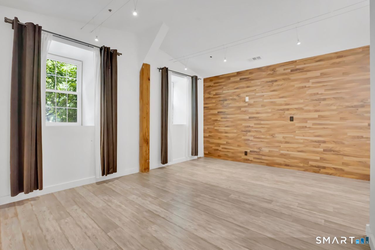 16 Vernon Avenue 8