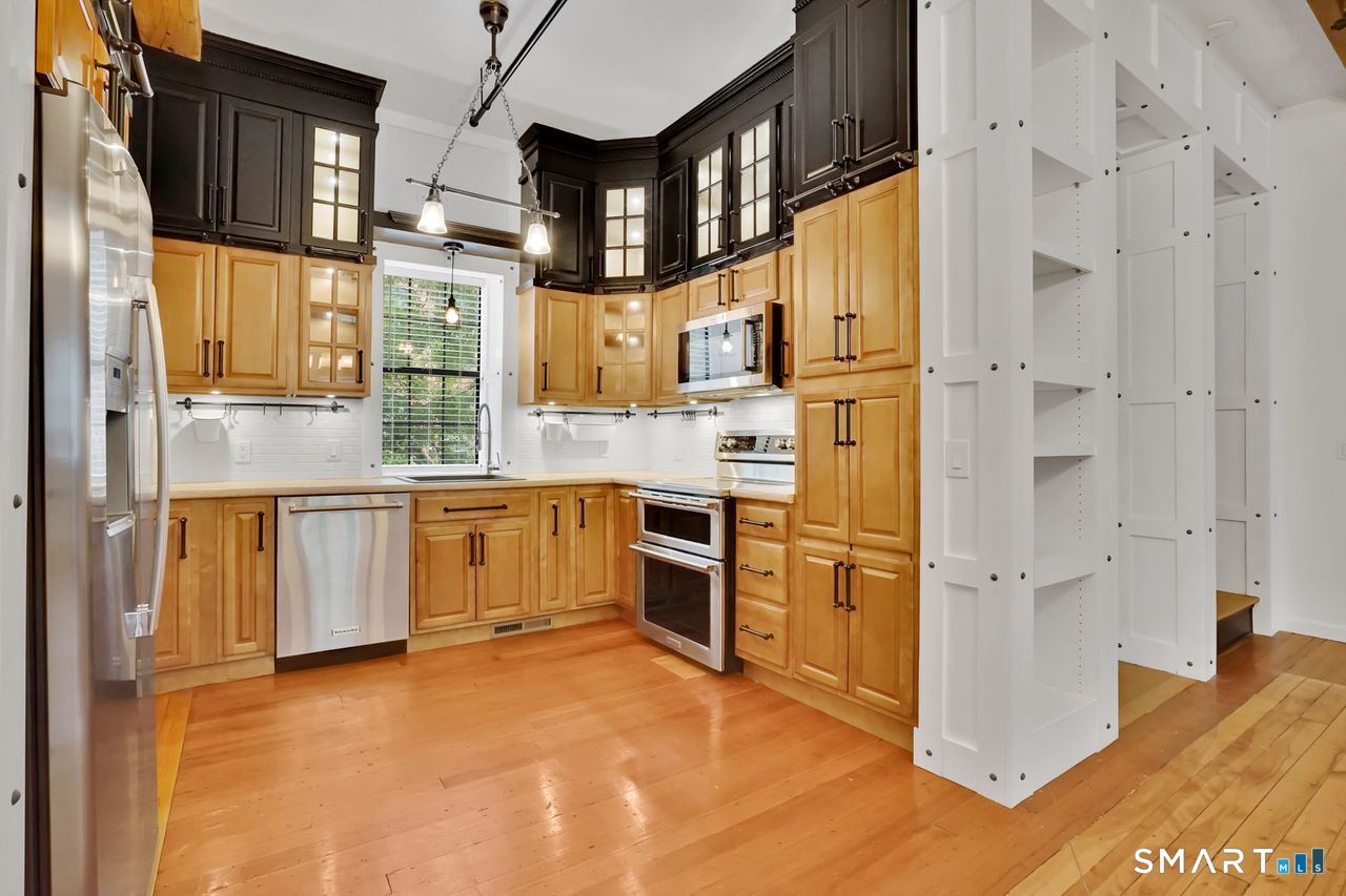 16 Vernon Avenue 8