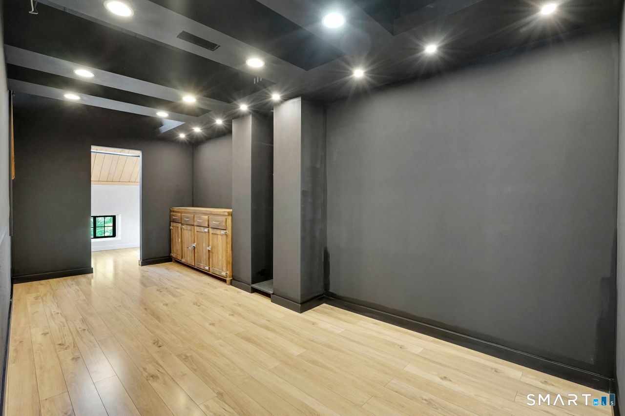 16 Vernon Avenue 8