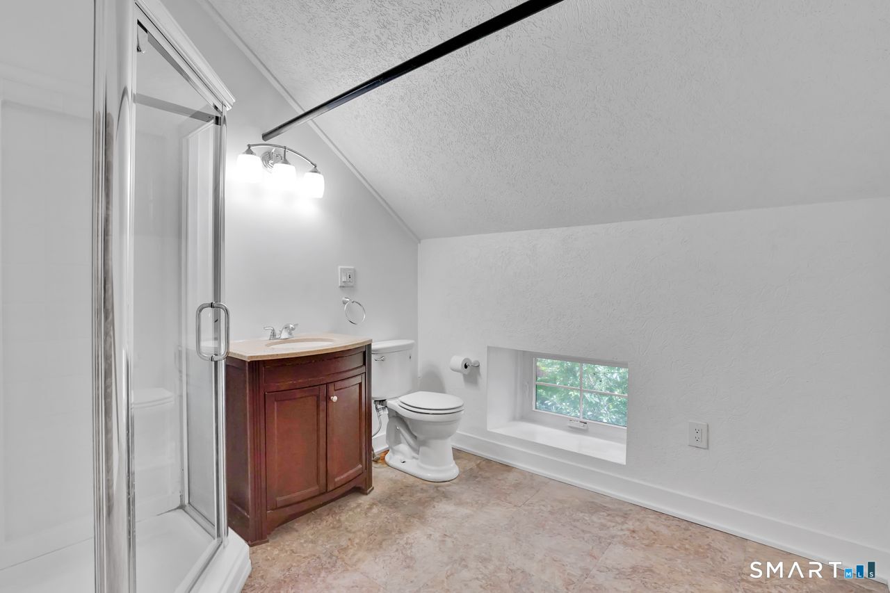 16 Vernon Avenue 8