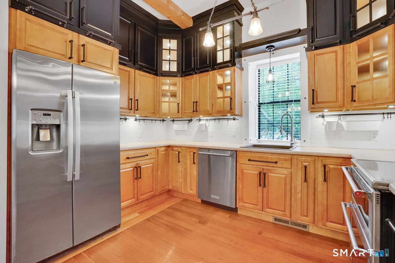 16 Vernon Avenue 8