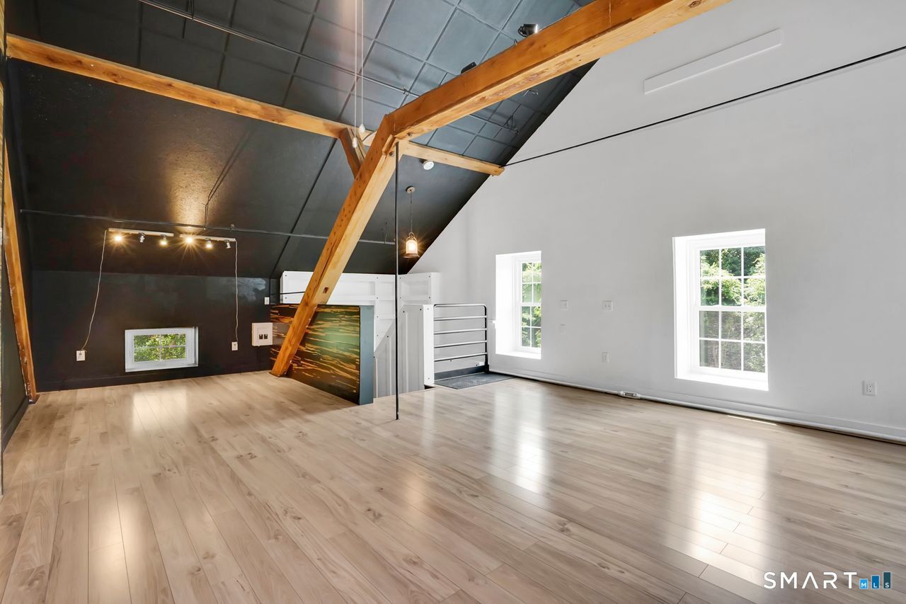 16 Vernon Avenue 8
