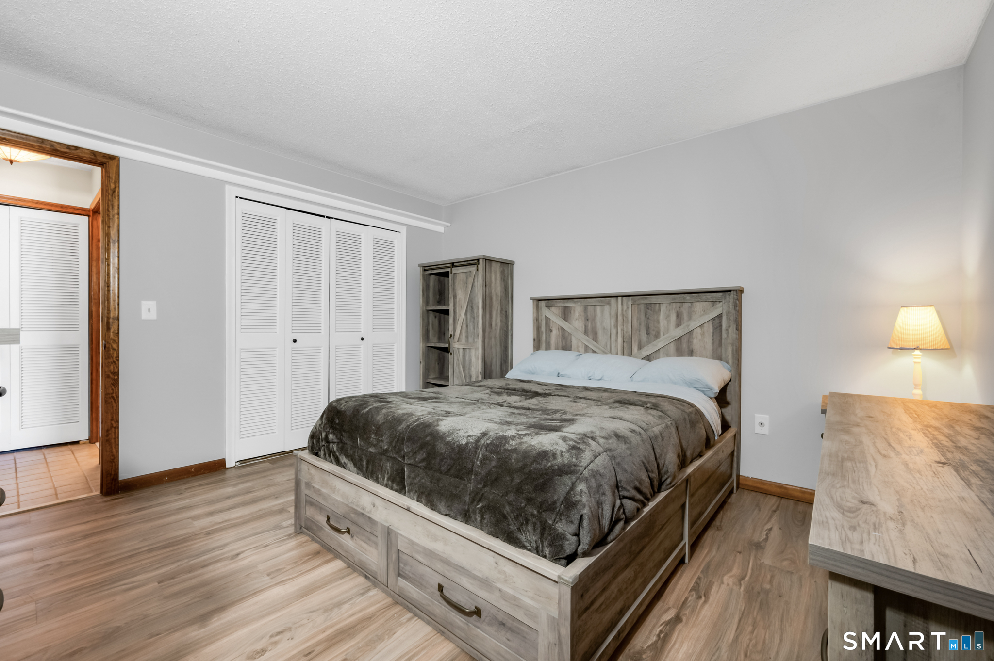 1301 Twin Circle Drive Unit: 1301