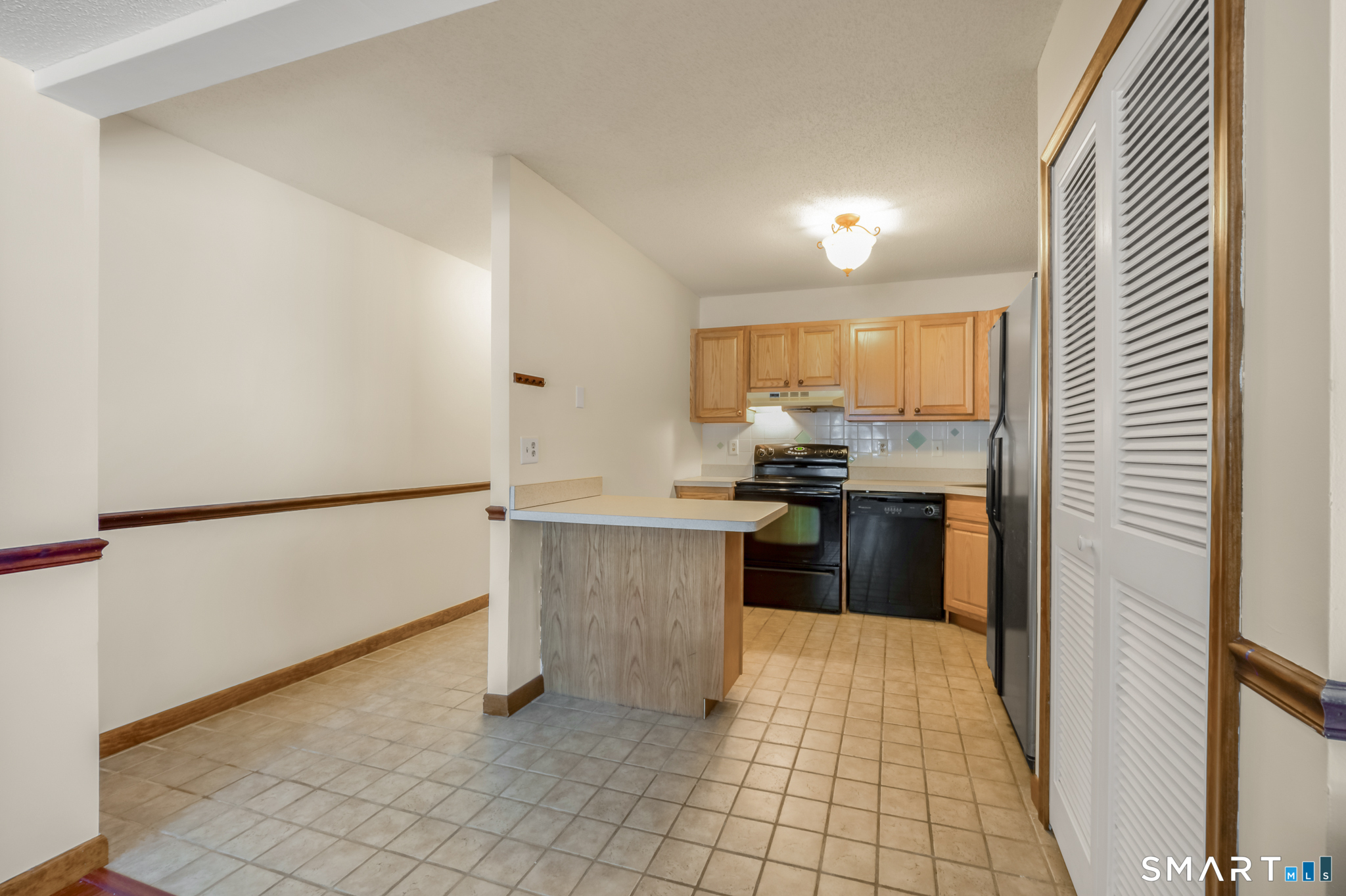 1301 Twin Circle Drive Unit: 1301