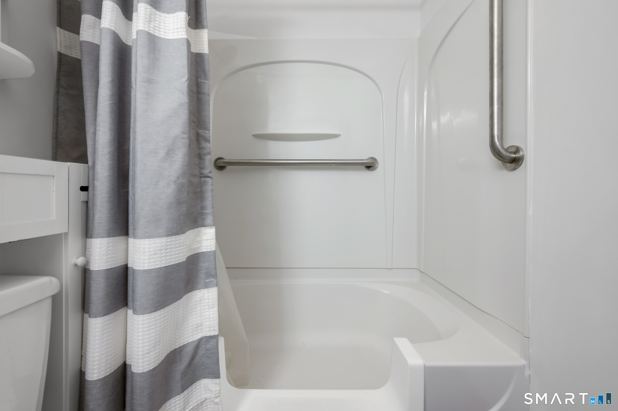 1301 Twin Circle Drive Unit: 1301
