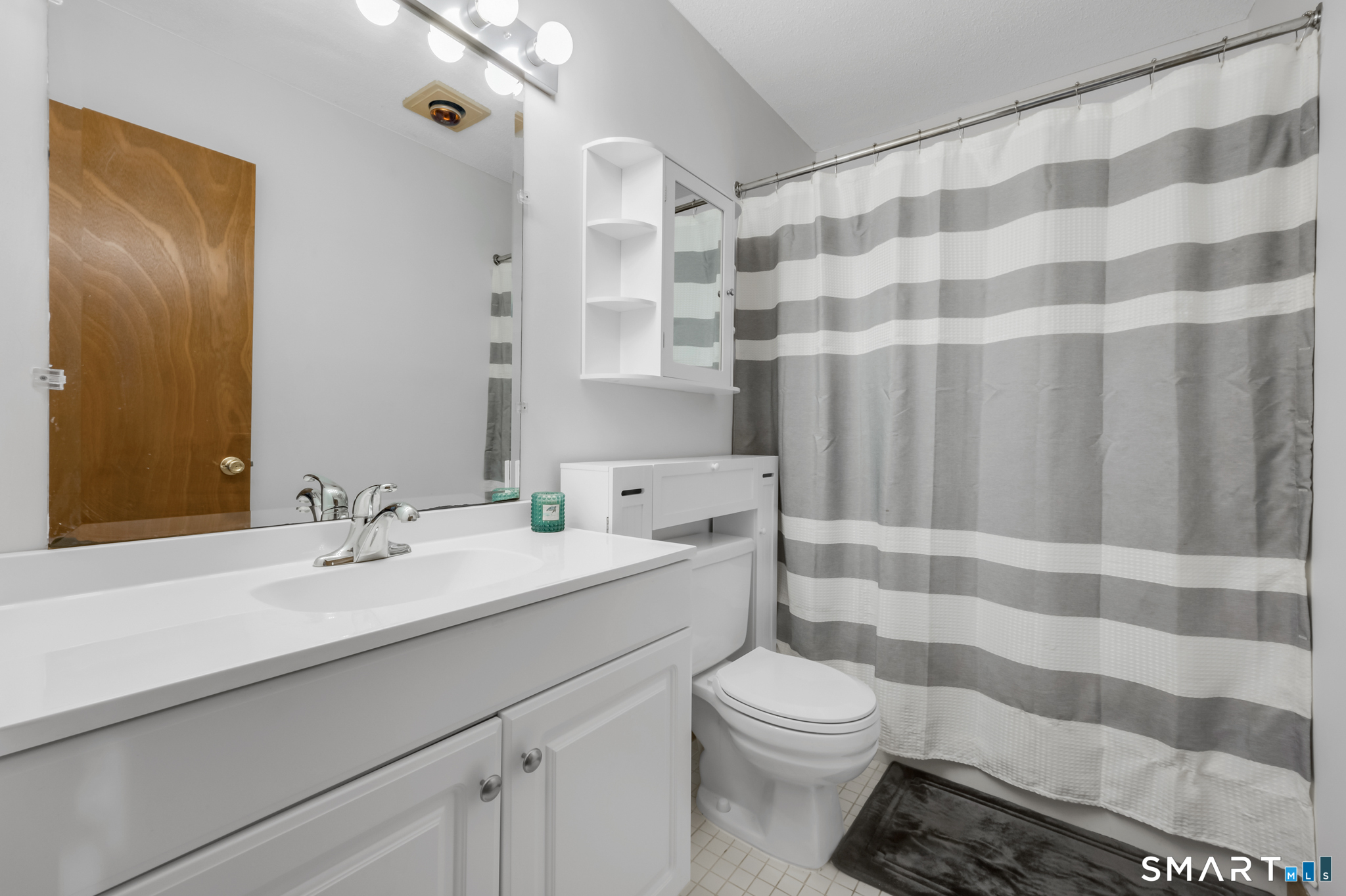 1301 Twin Circle Drive Unit: 1301