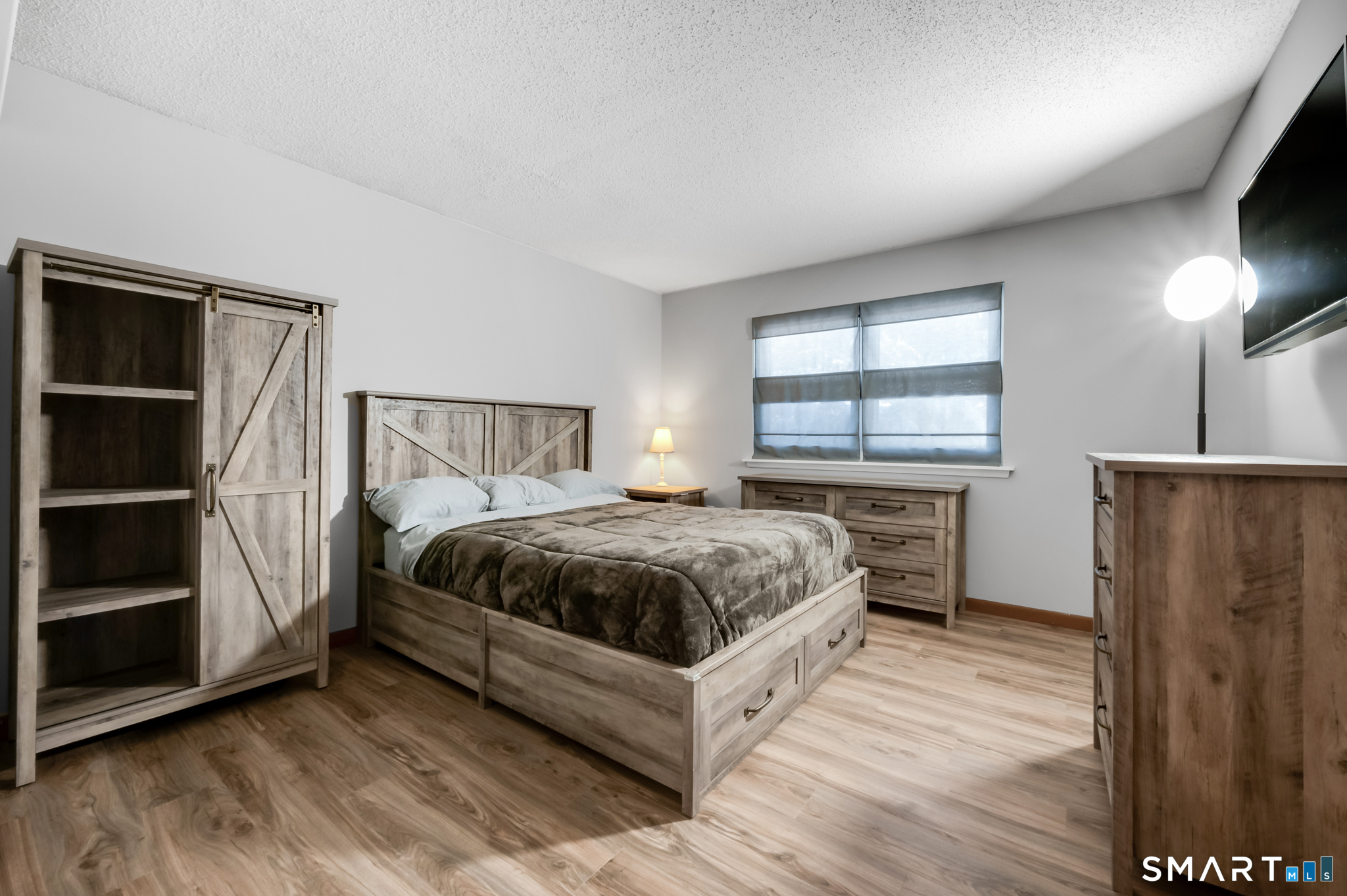 1301 Twin Circle Drive Unit: 1301