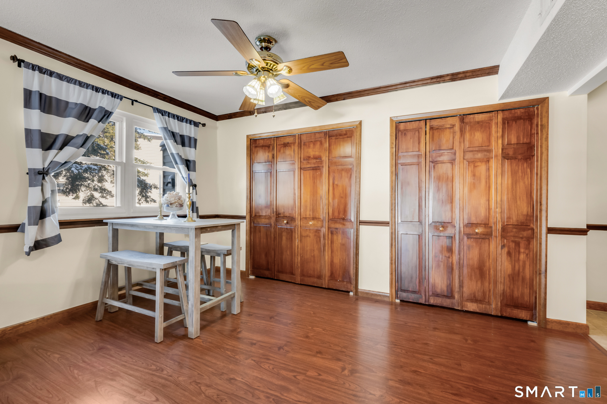 1301 Twin Circle Drive Unit: 1301
