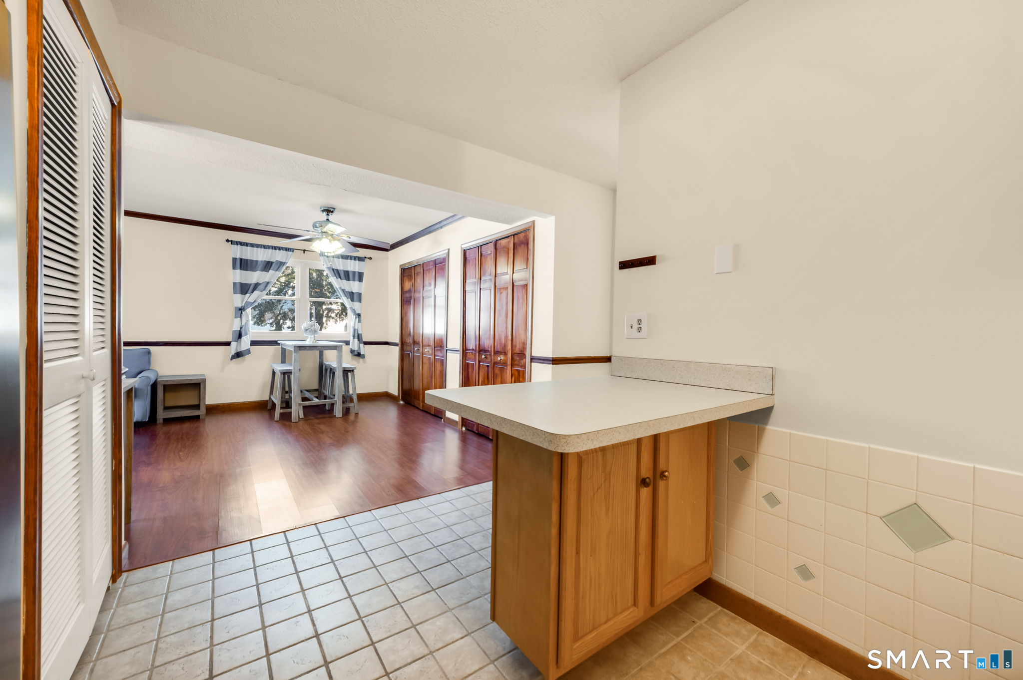1301 Twin Circle Drive Unit: 1301