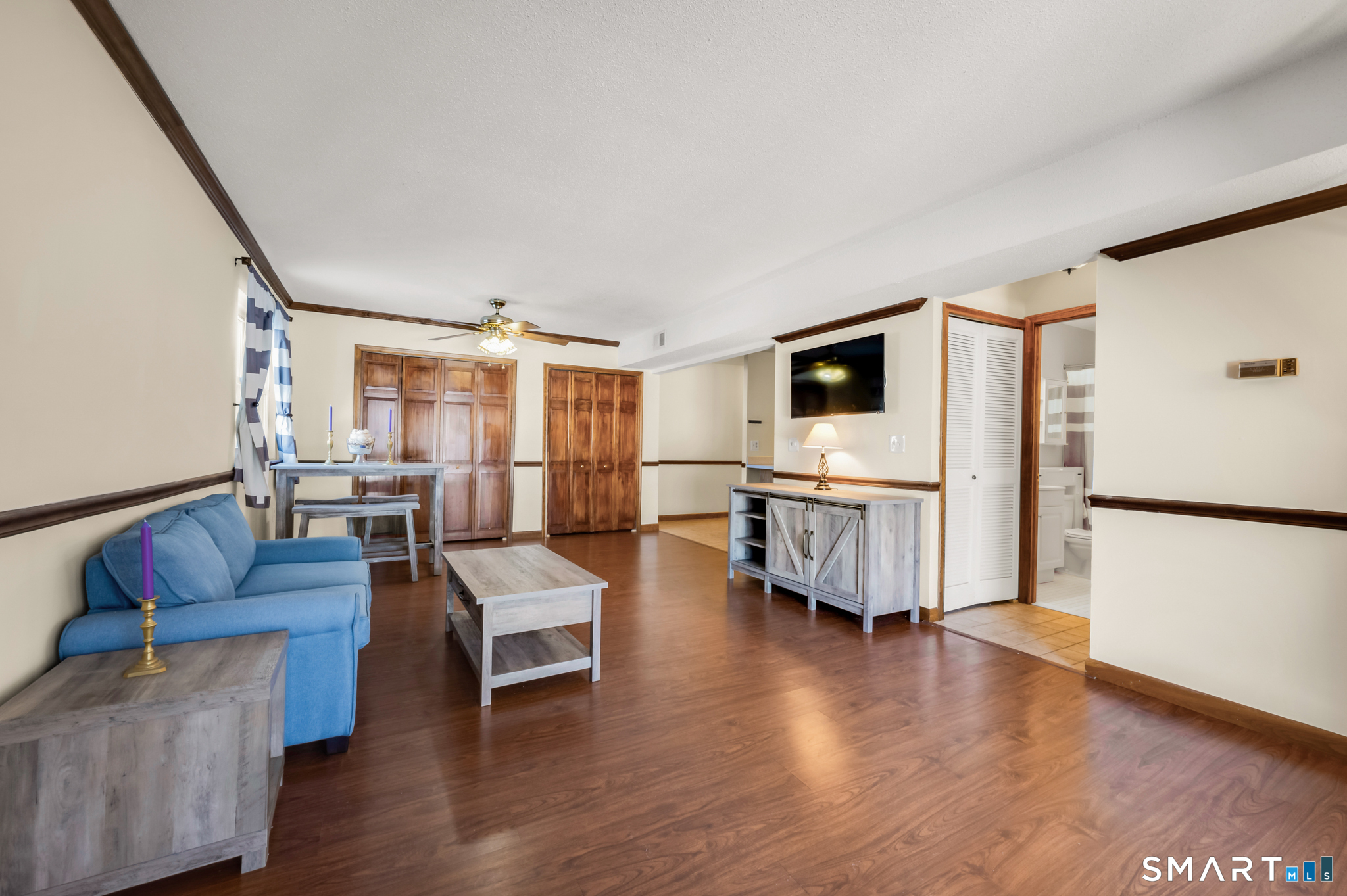 1301 Twin Circle Drive Unit: 1301
