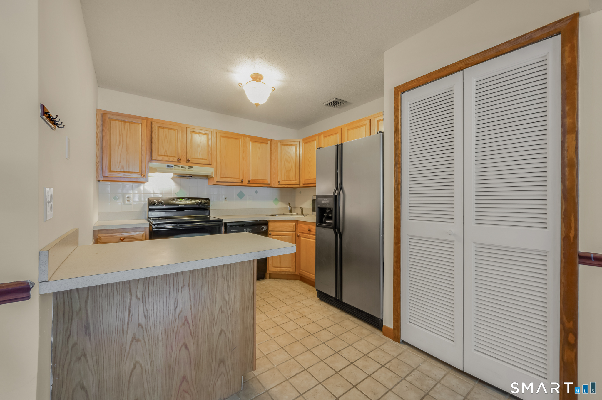1301 Twin Circle Drive Unit: 1301