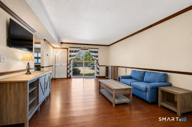 1301 Twin Circle Drive Unit: 1301