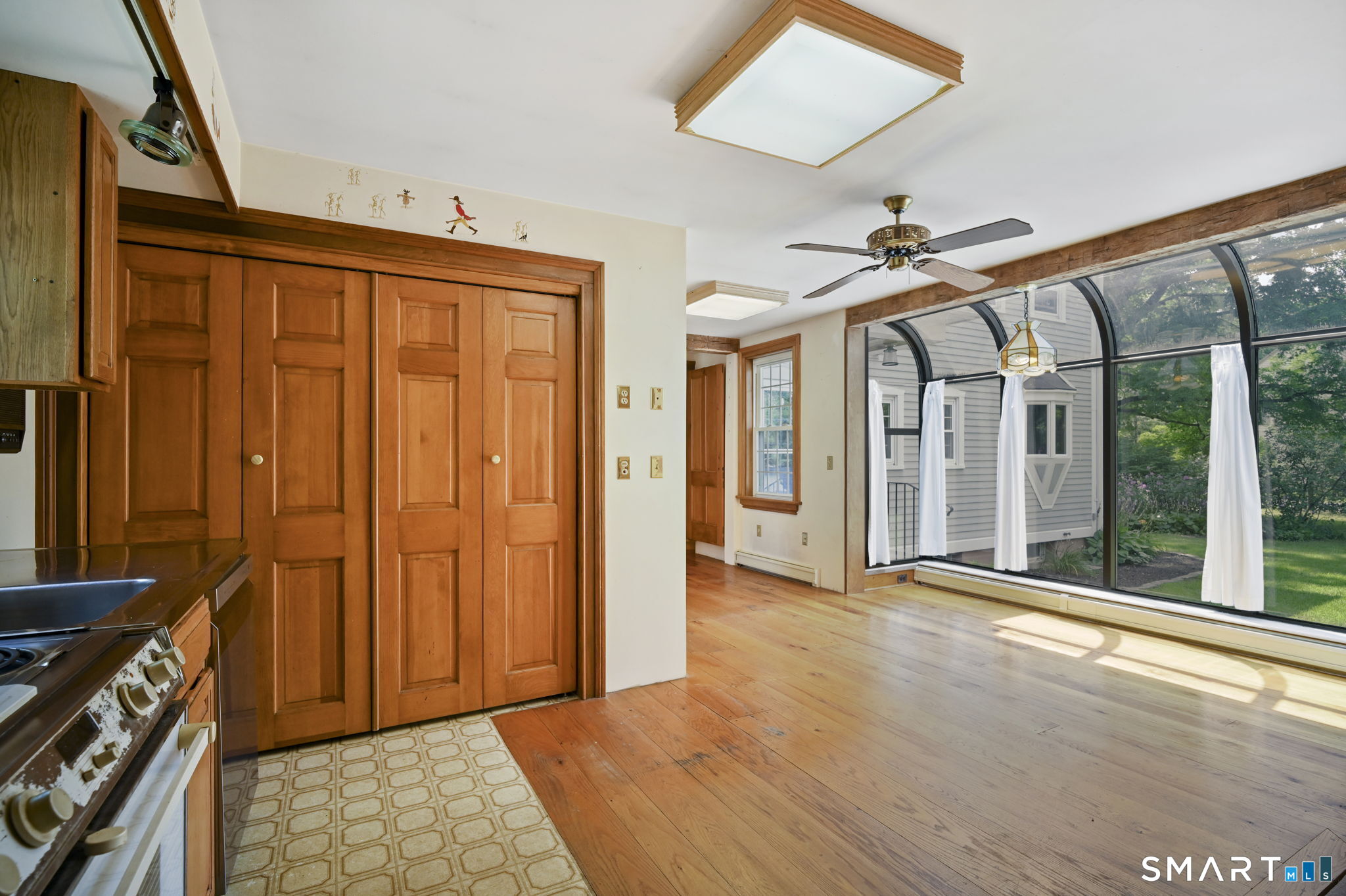 1689 Main Street