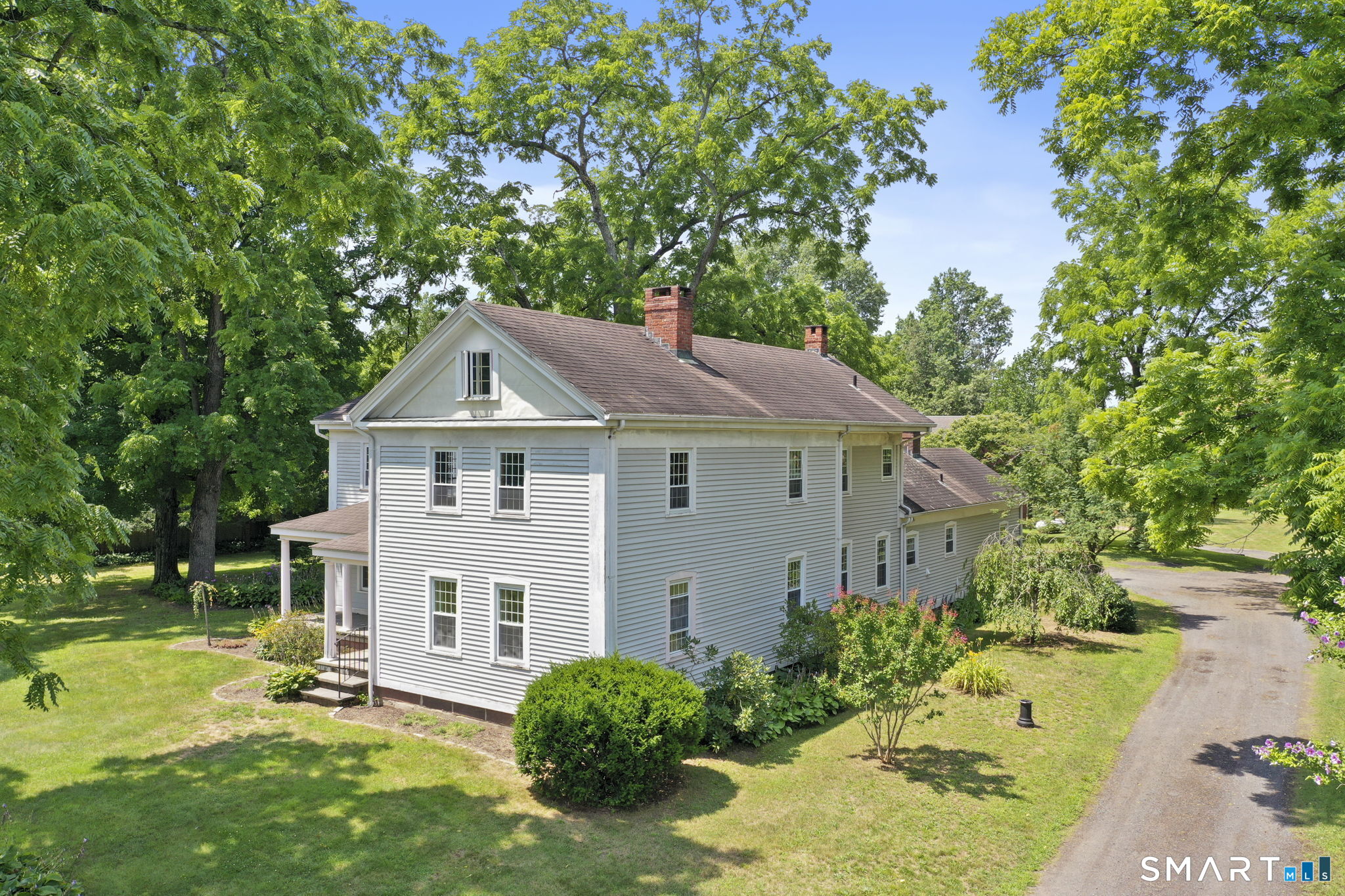 1689 Main Street