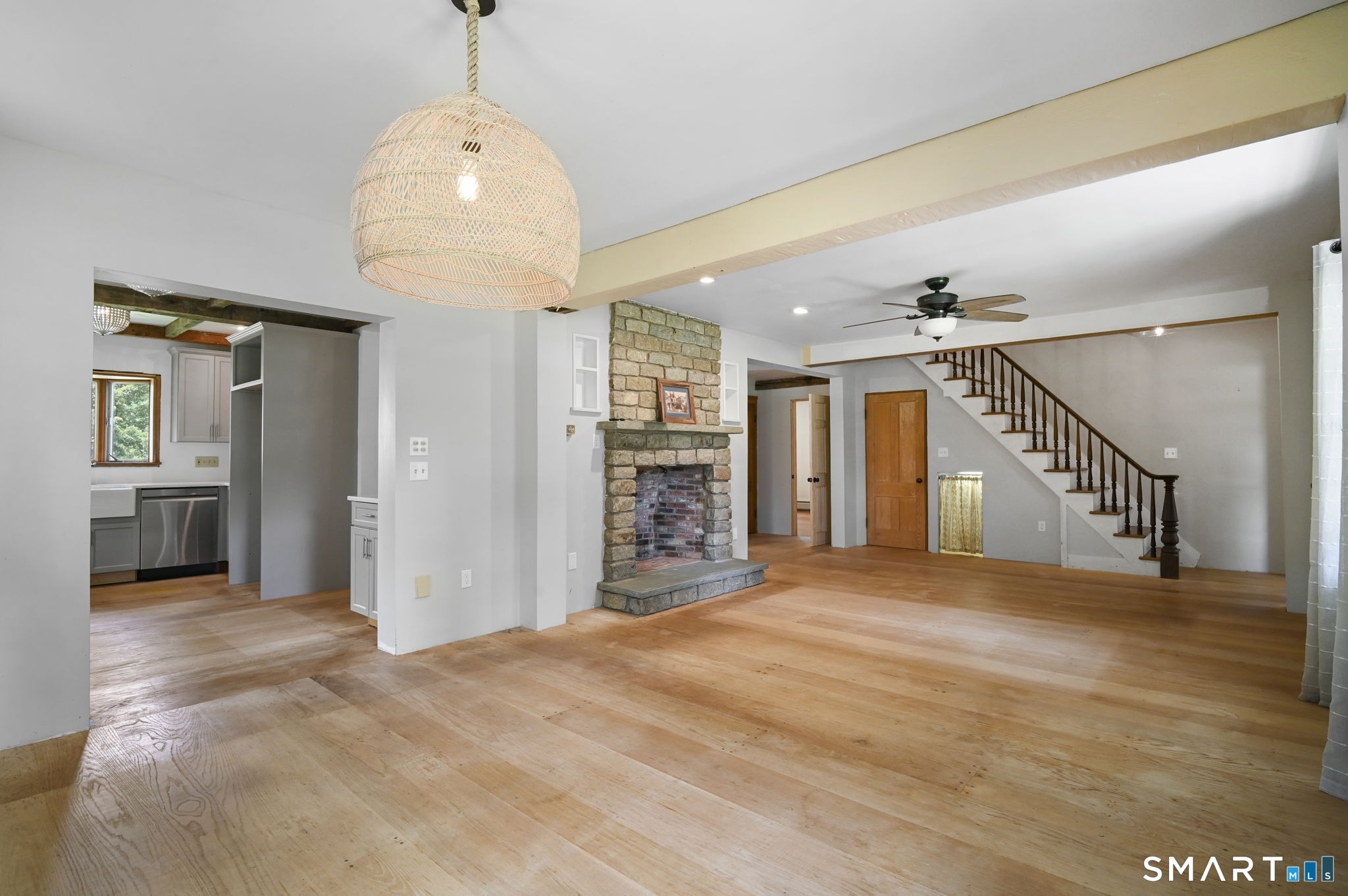 1689 Main Street