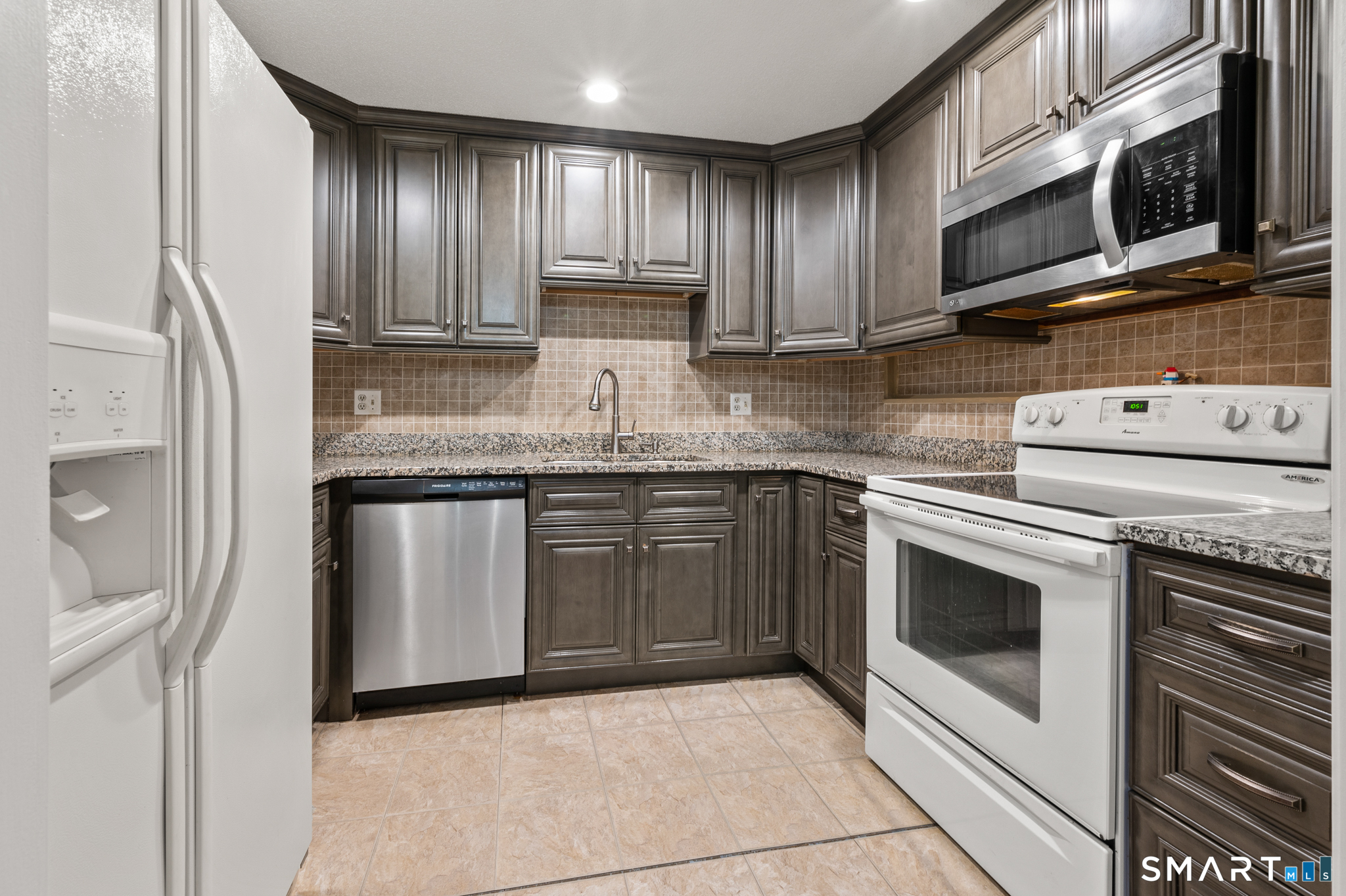 18 Dutton Place Way Unit: 18