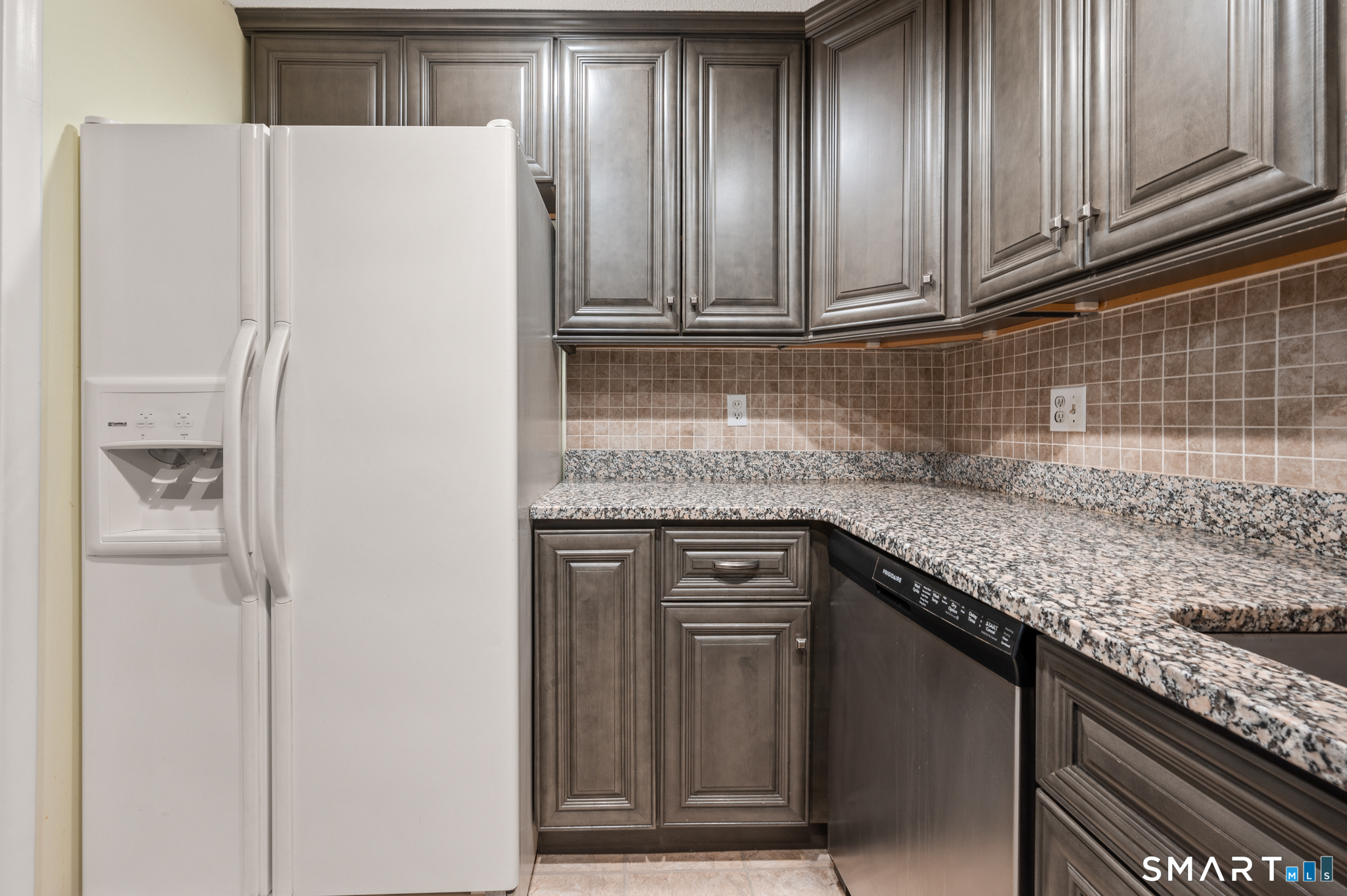 18 Dutton Place Way Unit: 18