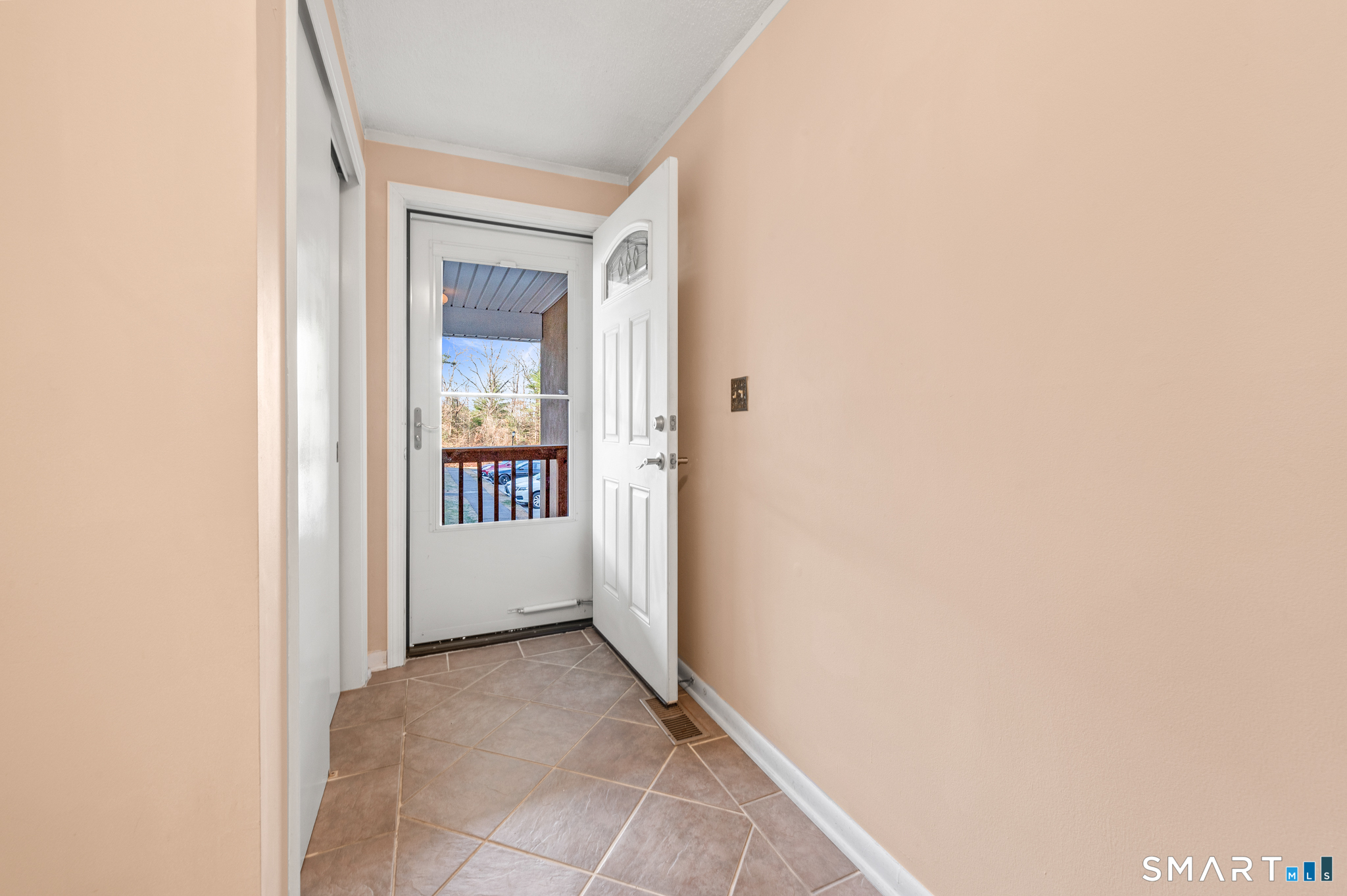 18 Dutton Place Way Unit: 18