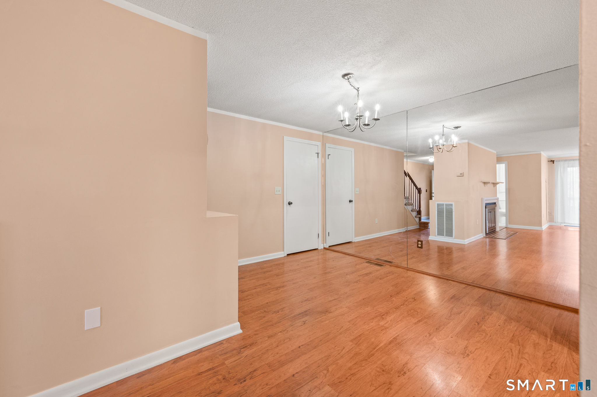 18 Dutton Place Way Unit: 18
