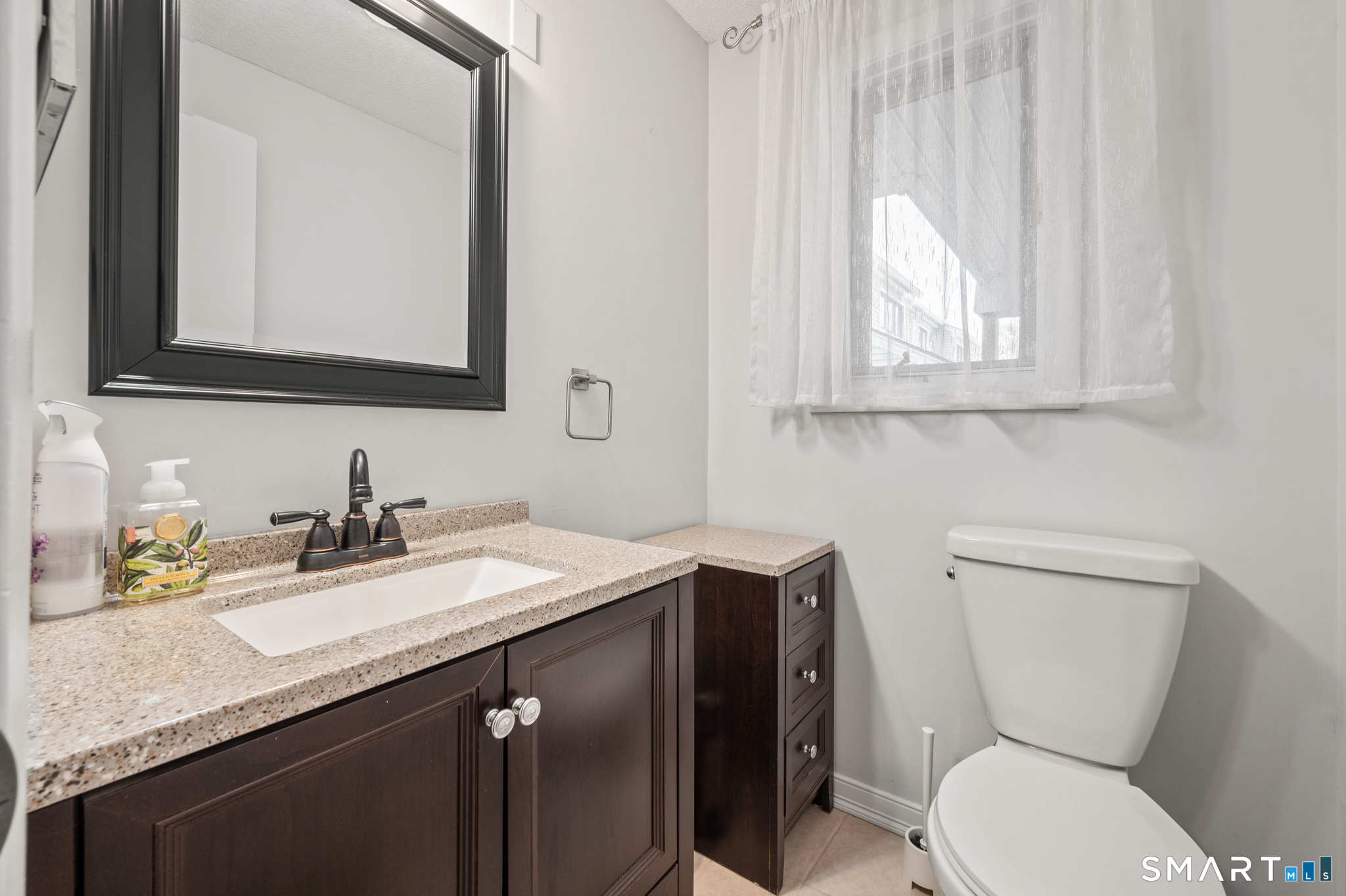 18 Dutton Place Way Unit: 18