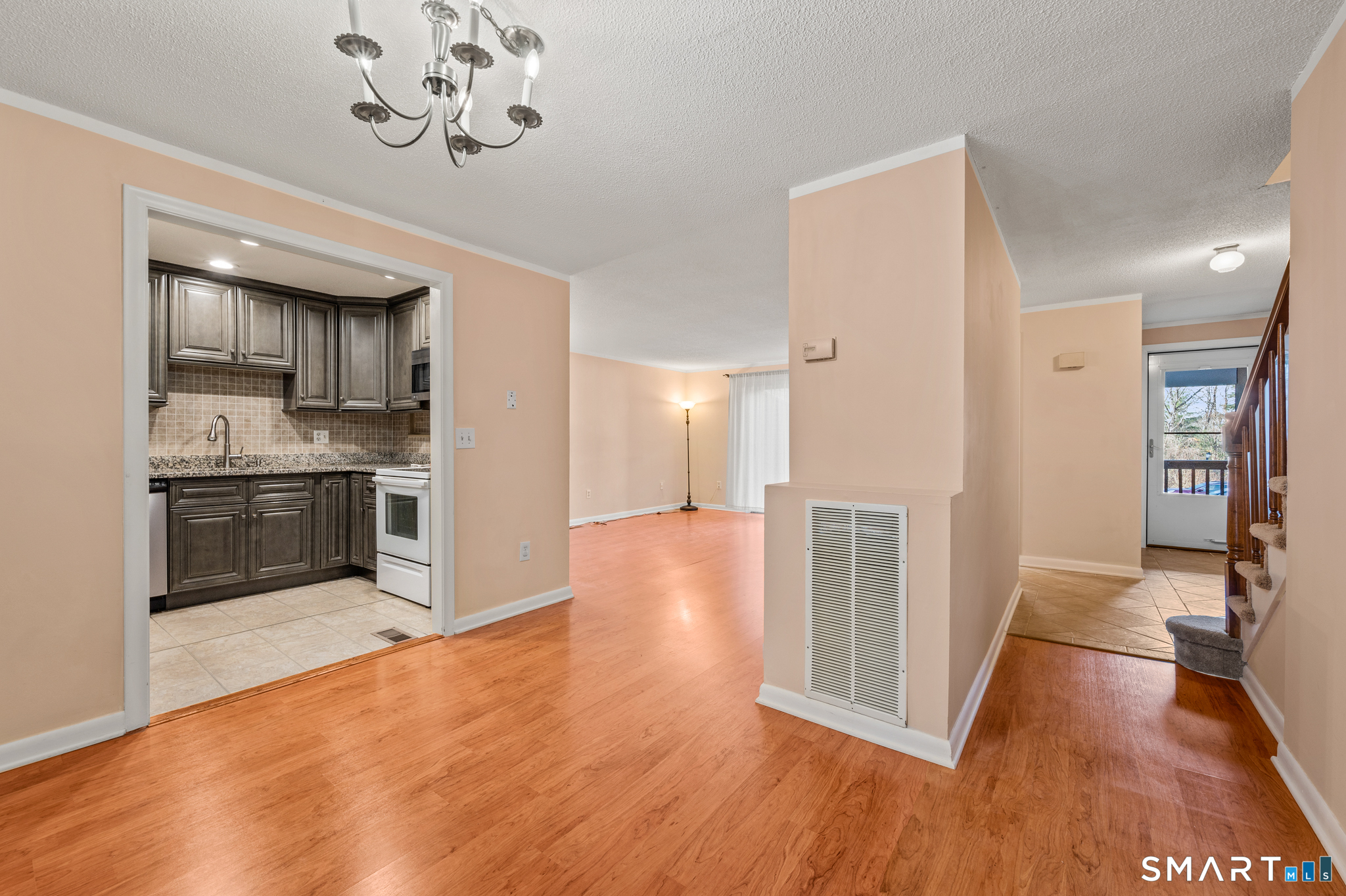 18 Dutton Place Way Unit: 18