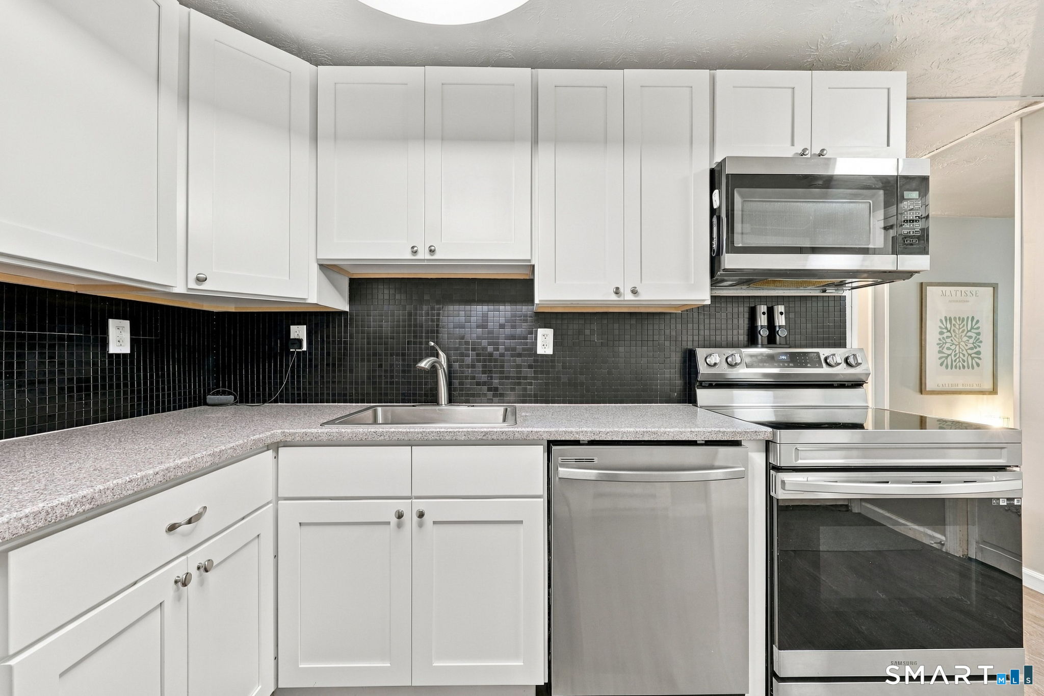 949 Pleasant Valley Road Unit: 4-3