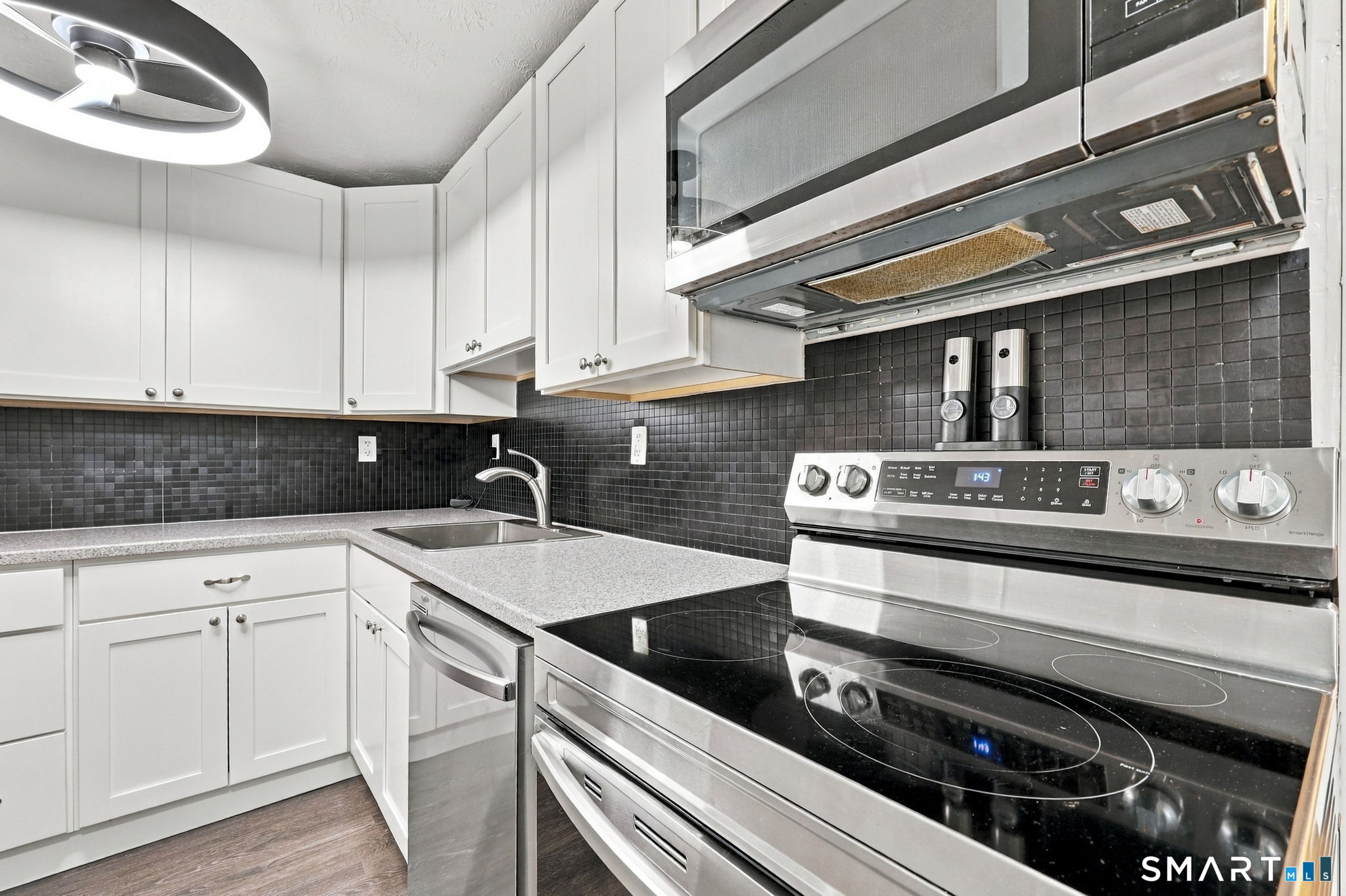 949 Pleasant Valley Road Unit: 4-3