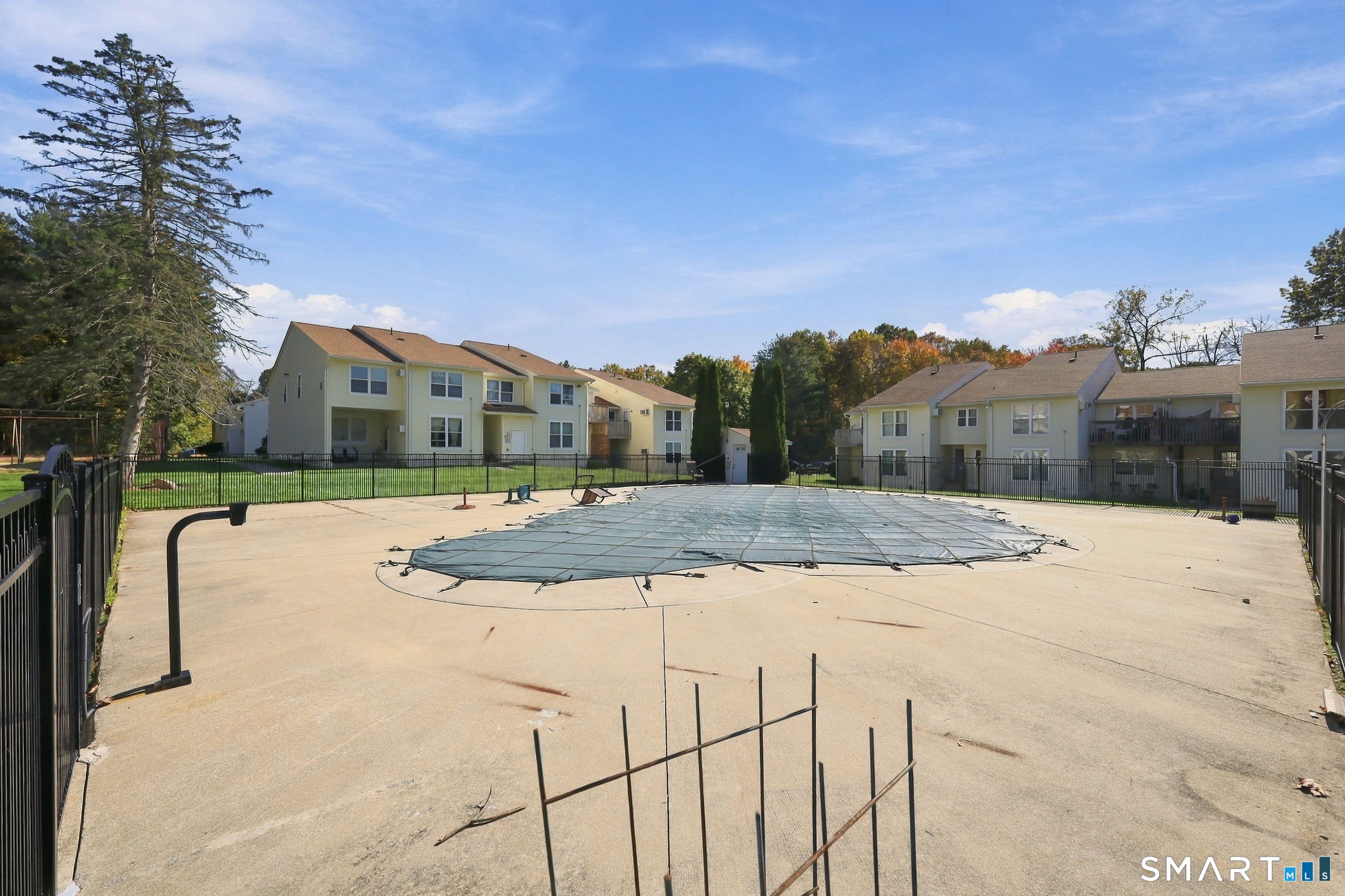 949 Pleasant Valley Road Unit: 4-3