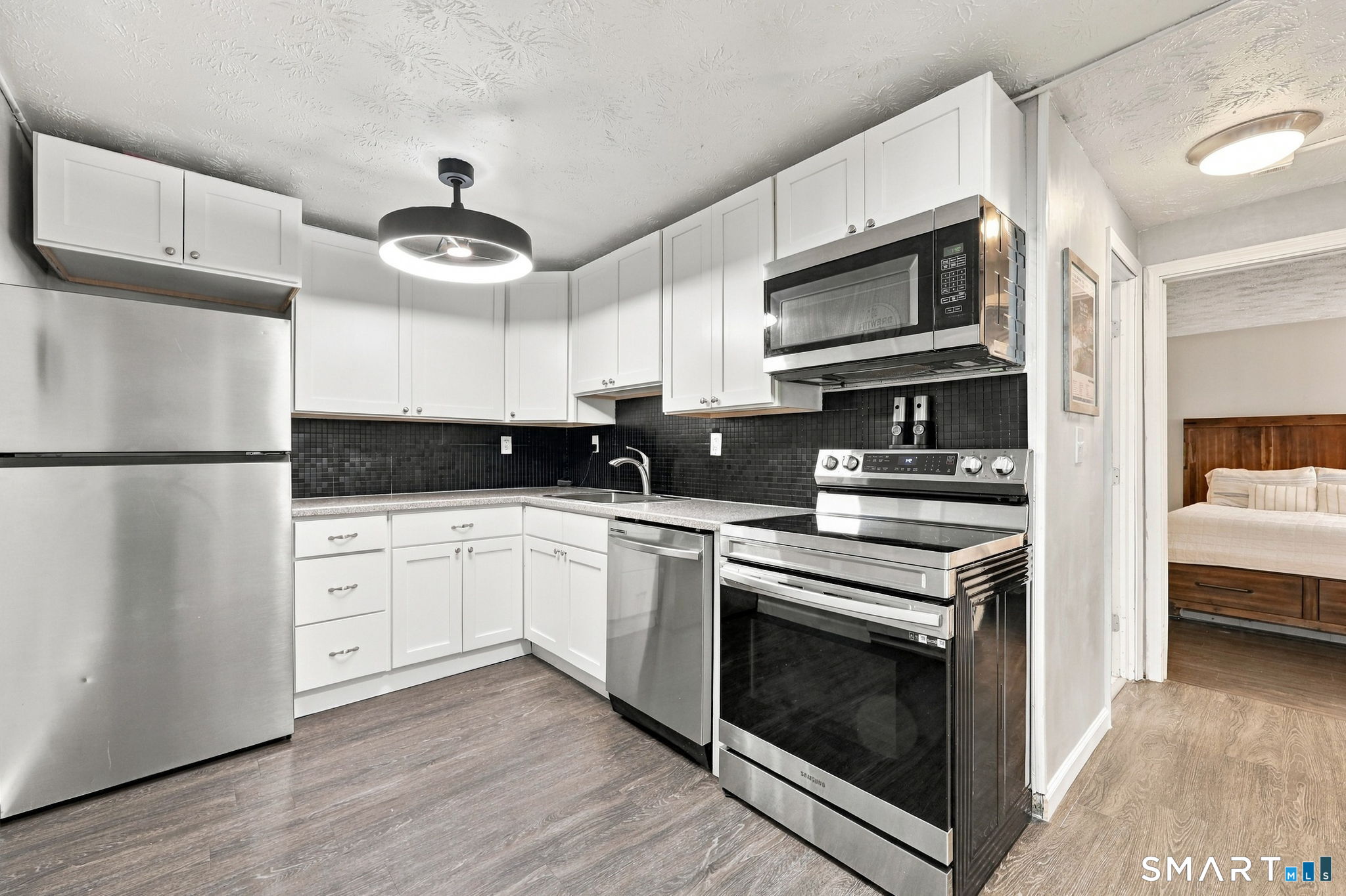 949 Pleasant Valley Road Unit: 4-3
