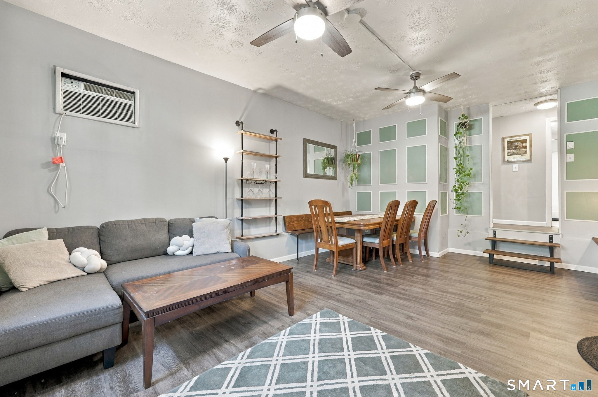 949 Pleasant Valley Road Unit: 4-3