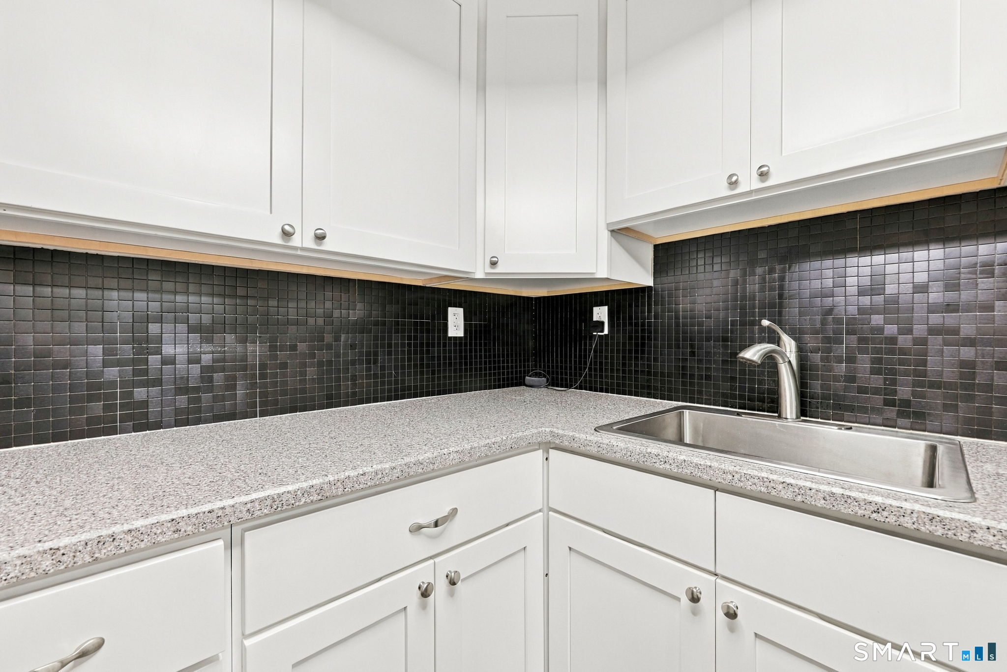 949 Pleasant Valley Road Unit: 4-3